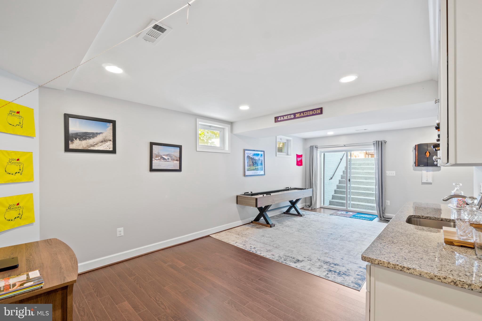 SOUTH RIDING - Residential