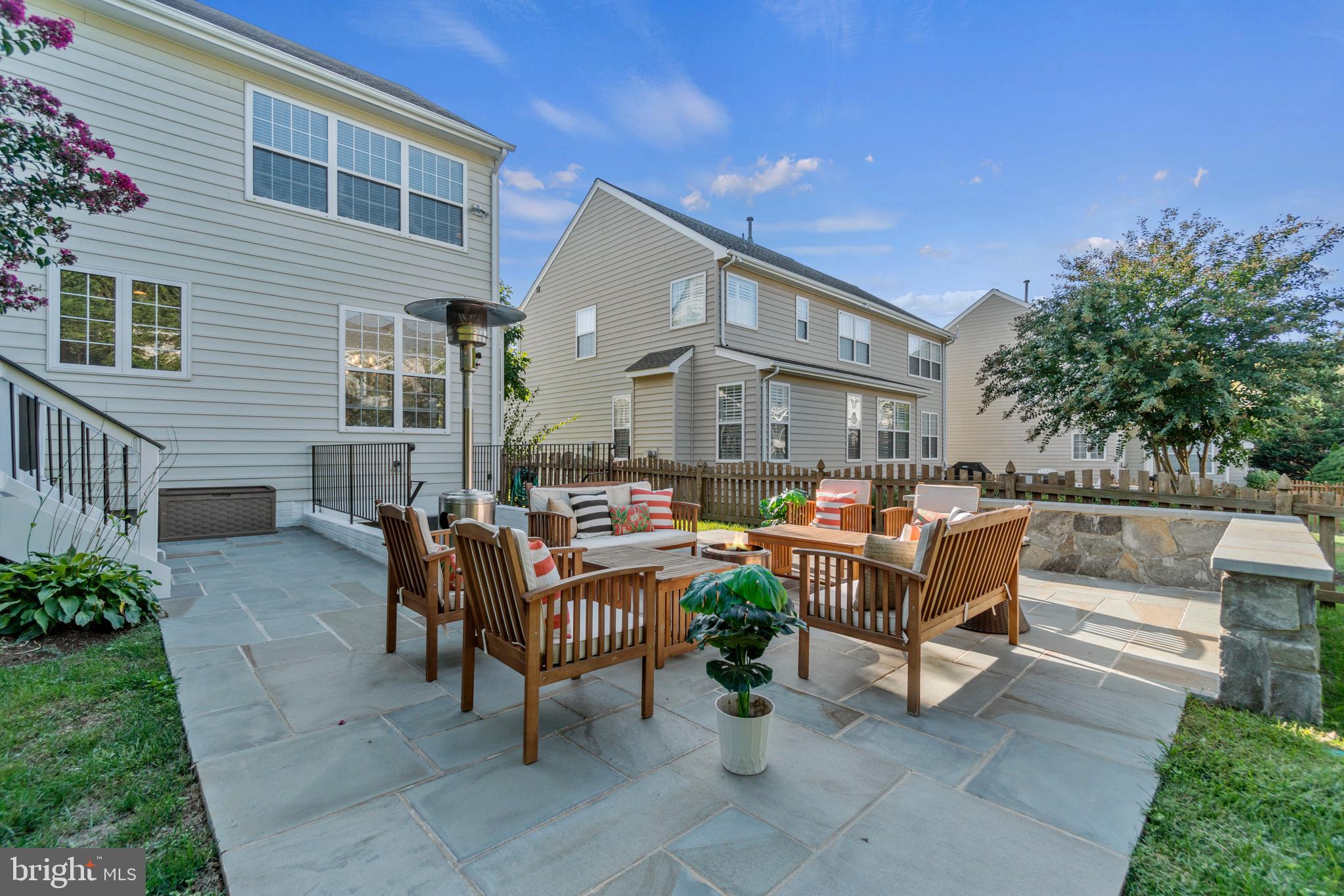 SOUTH RIDING - Residential