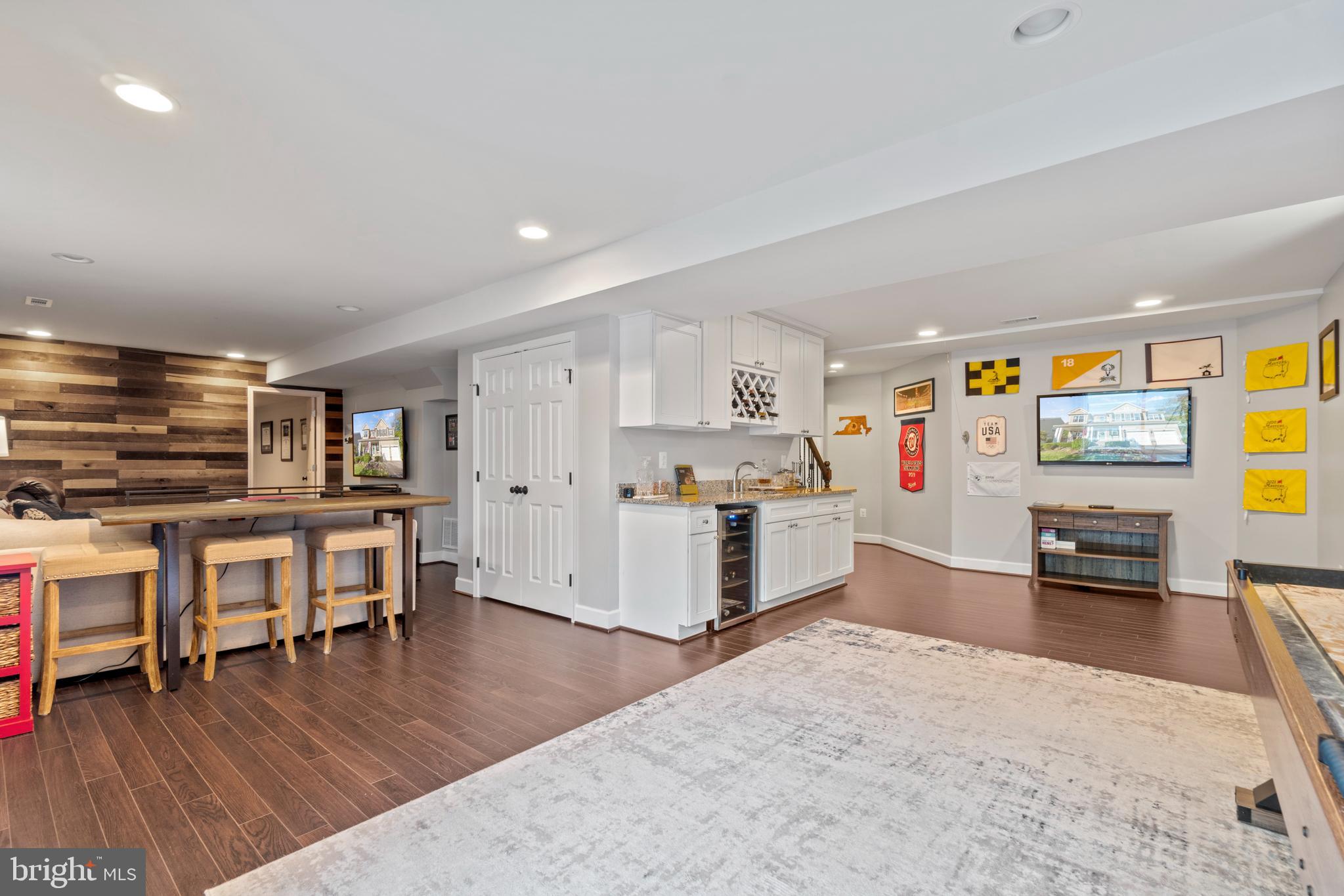 SOUTH RIDING - Residential