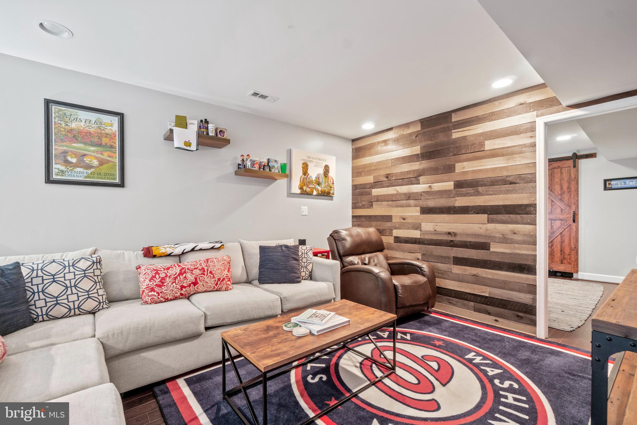 SOUTH RIDING - Residential