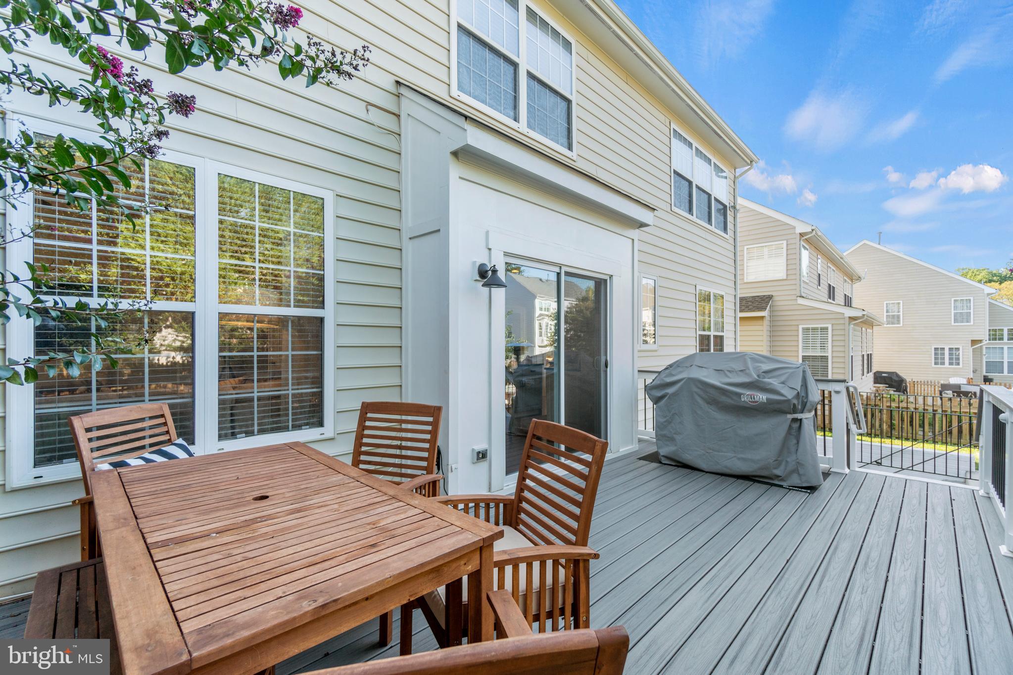 SOUTH RIDING - Residential