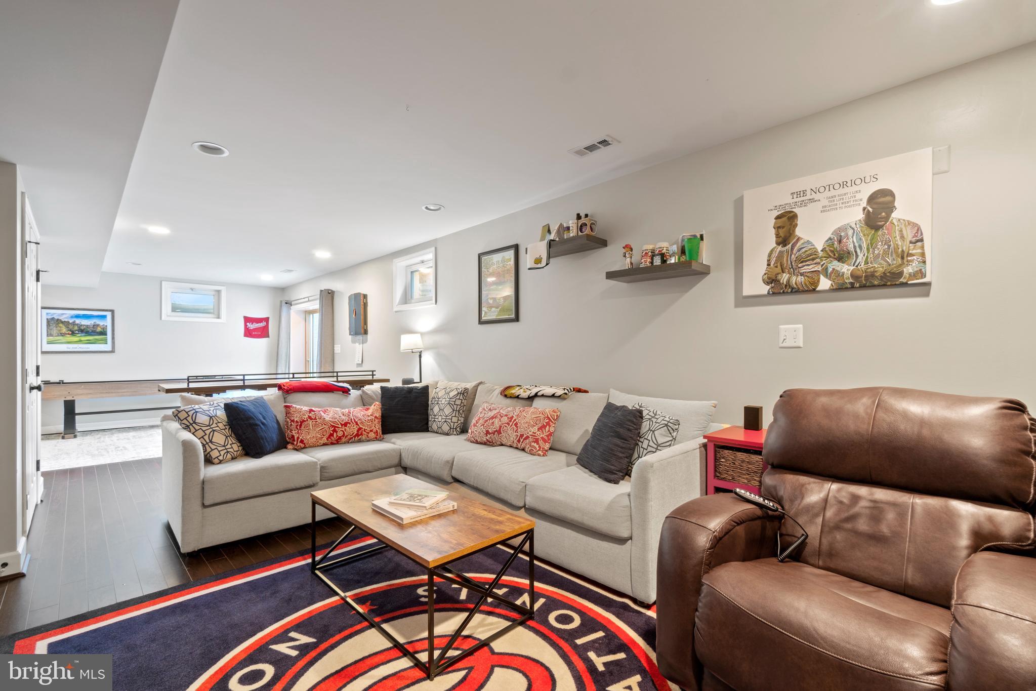 SOUTH RIDING - Residential