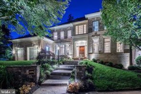 Photo of 11096 Whitstone Place, RESTON, VA 20194 (MLS # VAFX2307198)