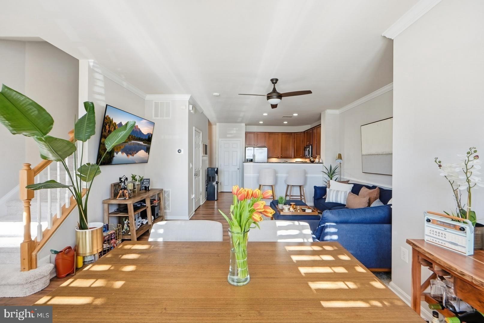 15839 JOHN DISKIN CIRCLE