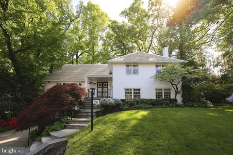 Photo of 2824 Ellicott Street NW, WASHINGTON, DC 20008 (MLS # DCDC2258110)