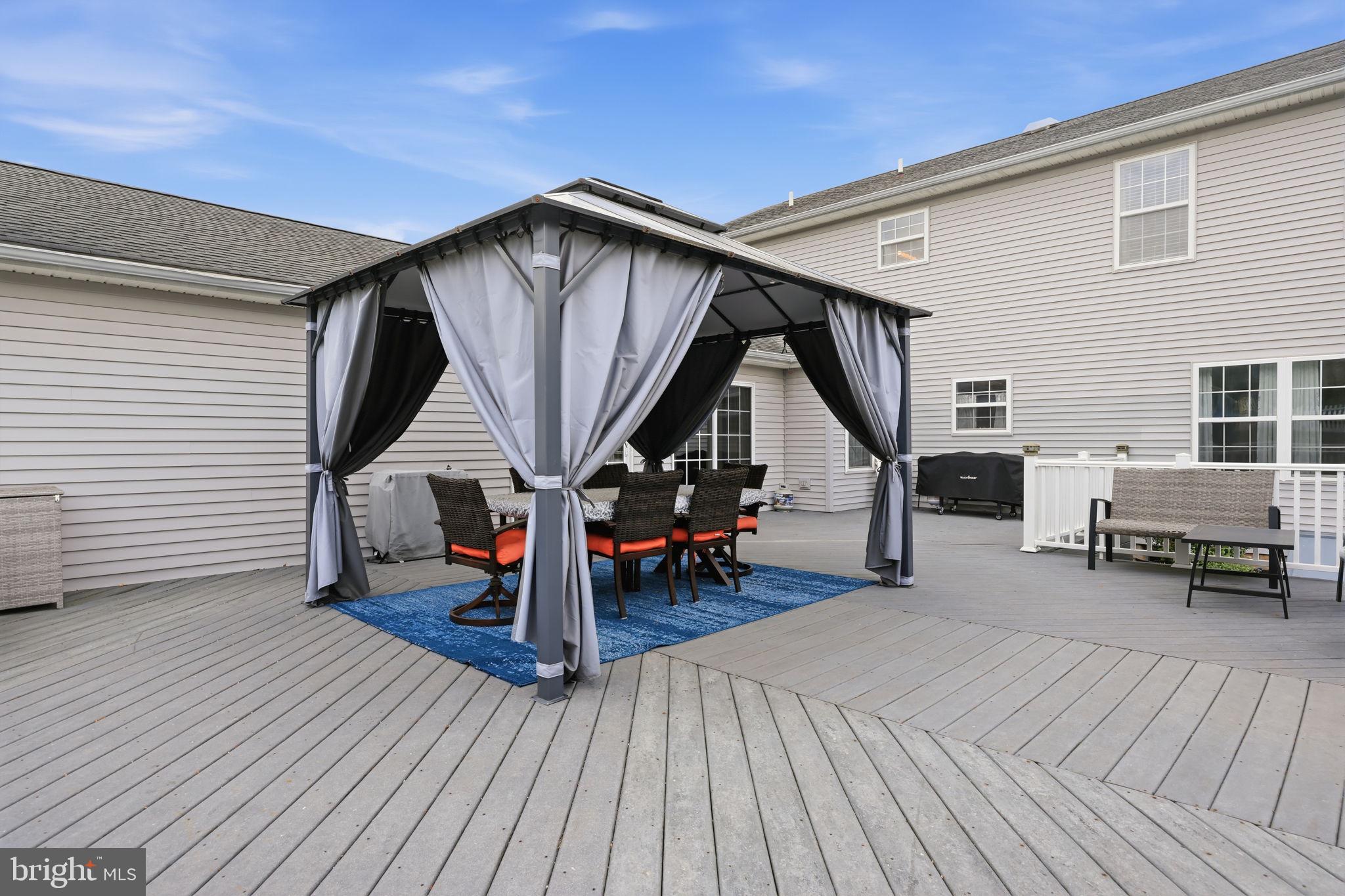 MEADOW WOOD - Residential