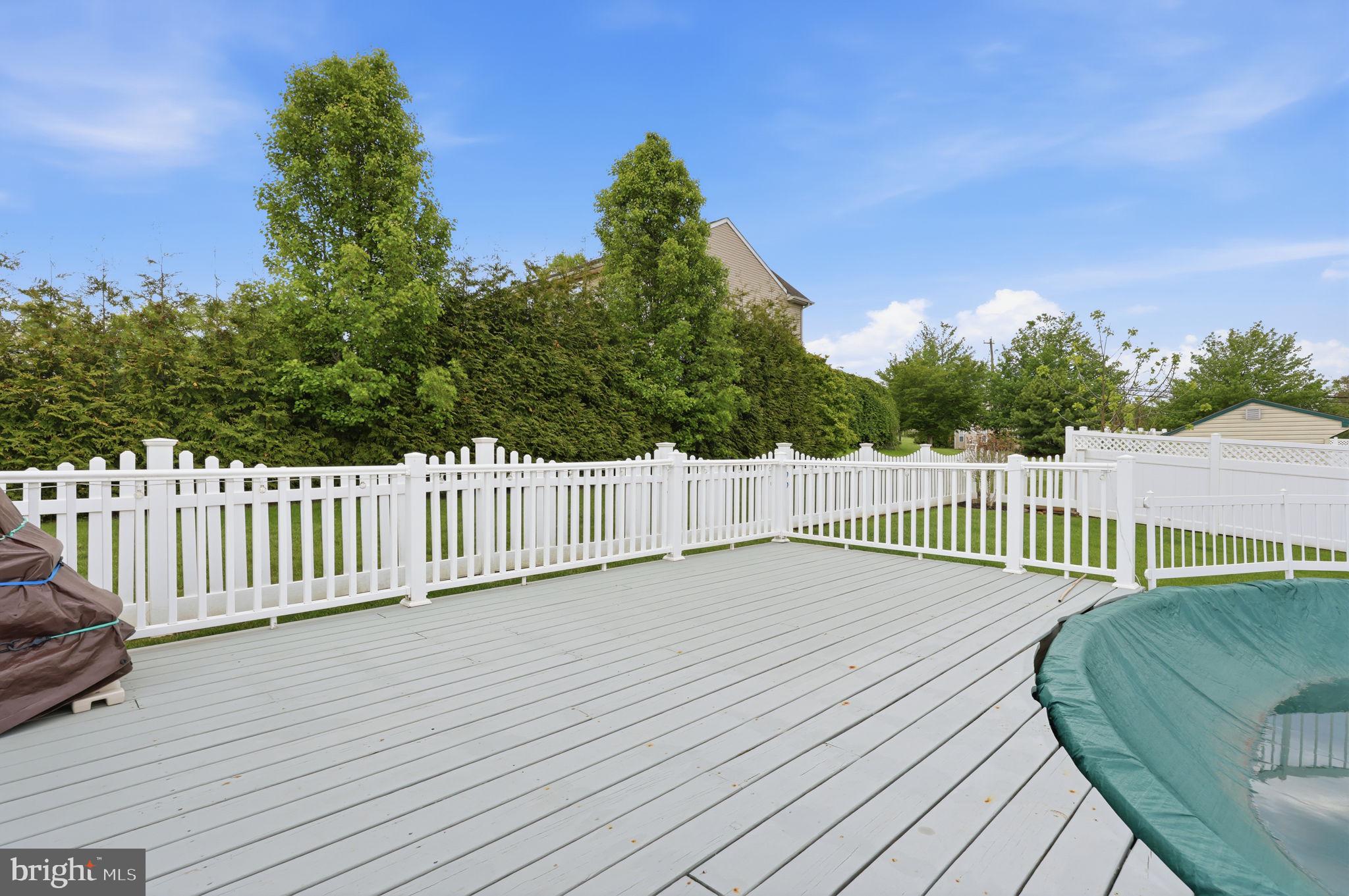 MEADOW WOOD - Residential