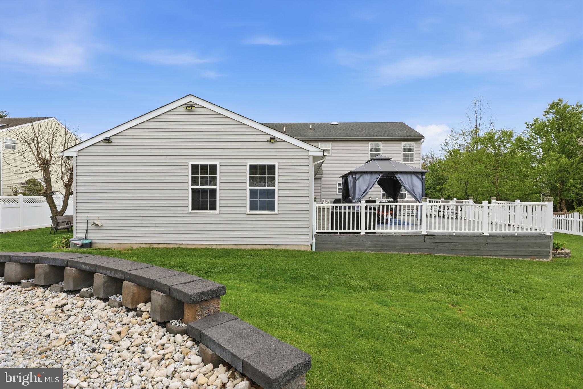 MEADOW WOOD - Residential