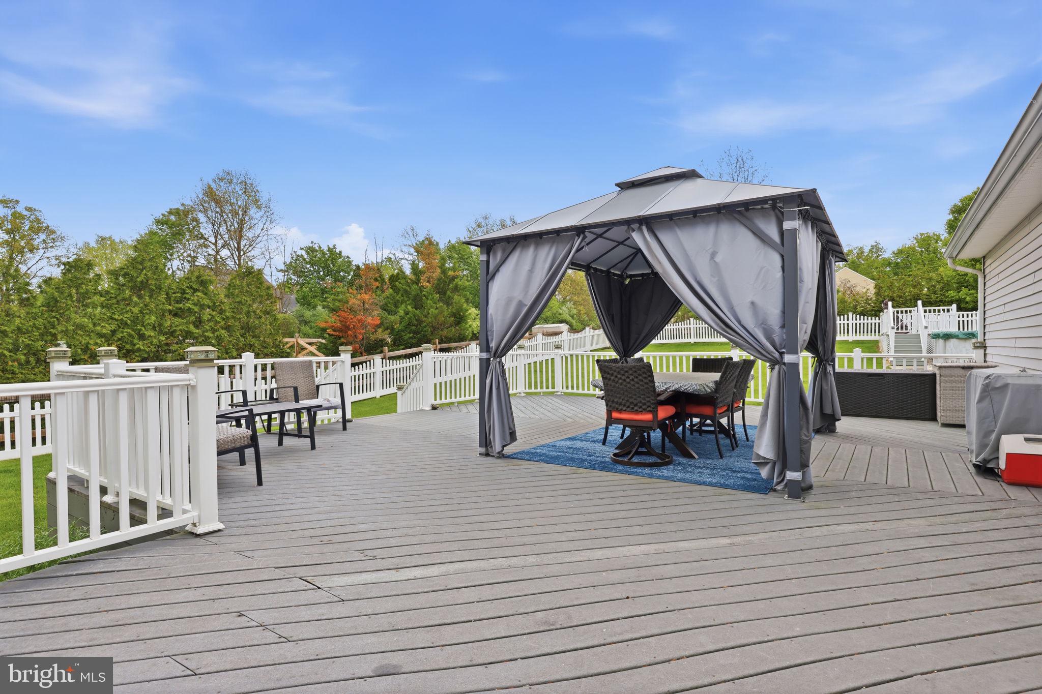 MEADOW WOOD - Residential