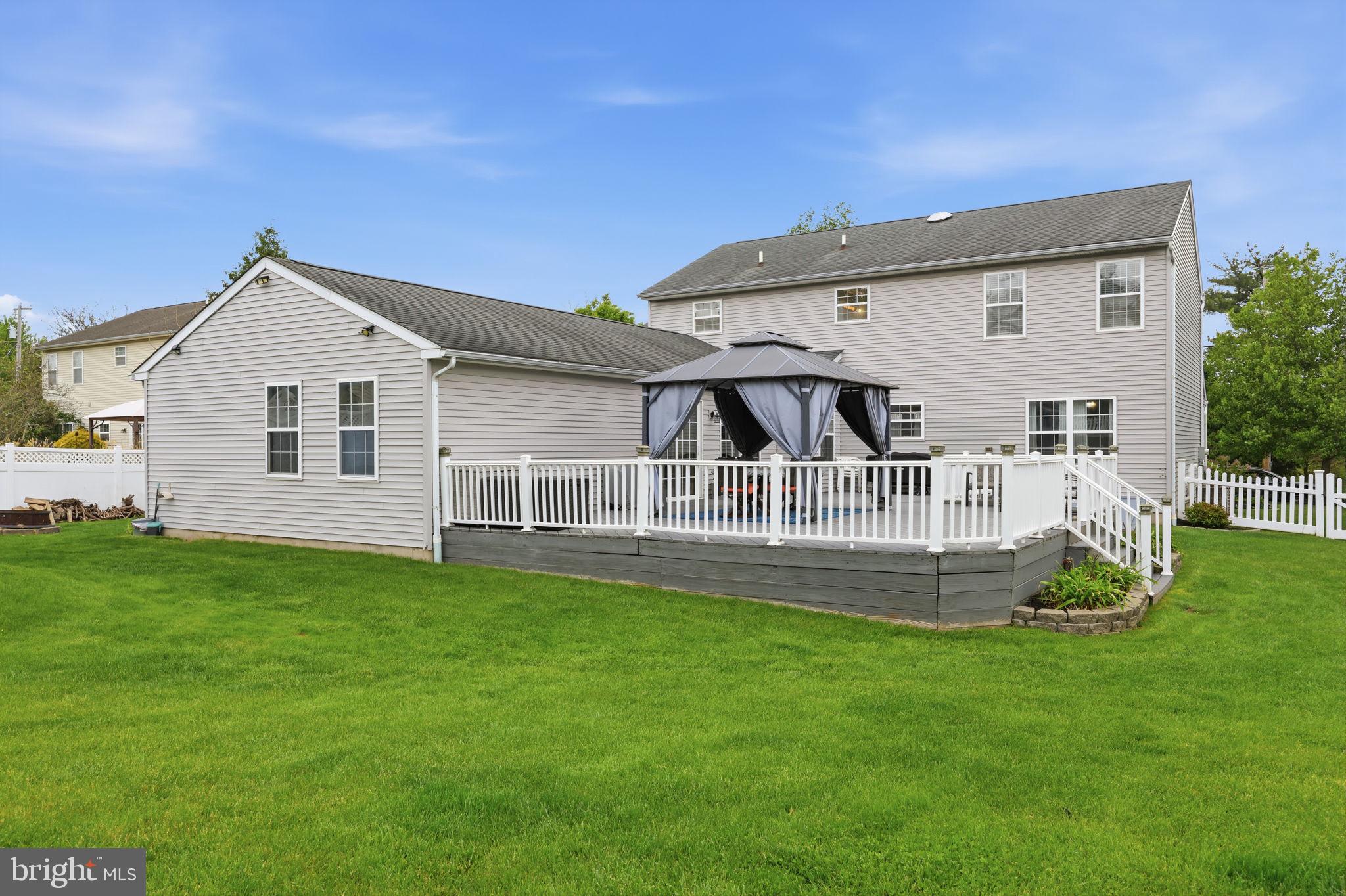 MEADOW WOOD - Residential