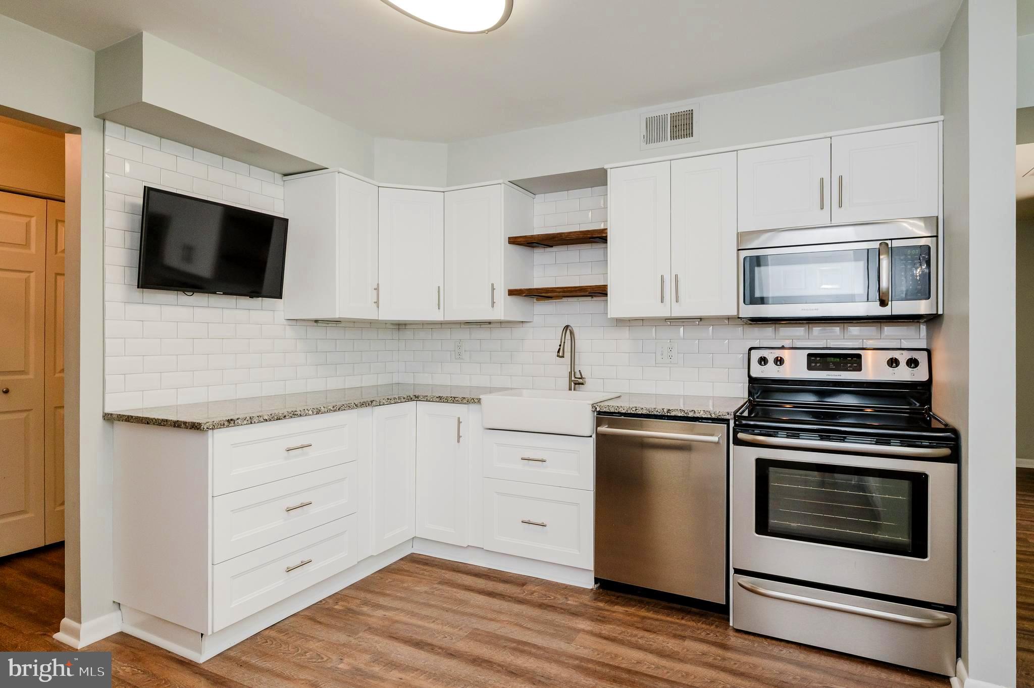 SHEPHERDS KNOLL GARDEN - Residential