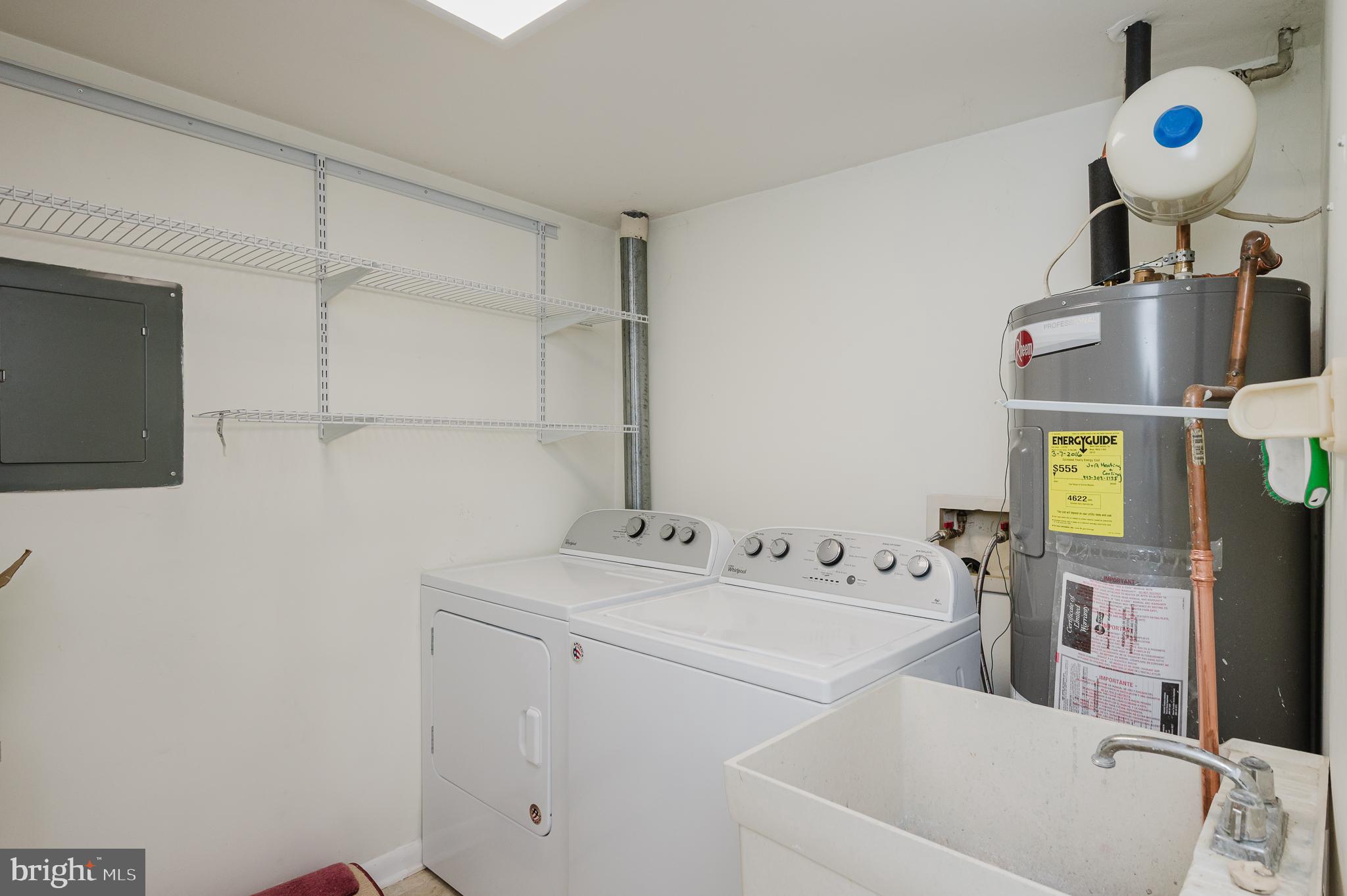 SHEPHERDS KNOLL GARDEN - Residential