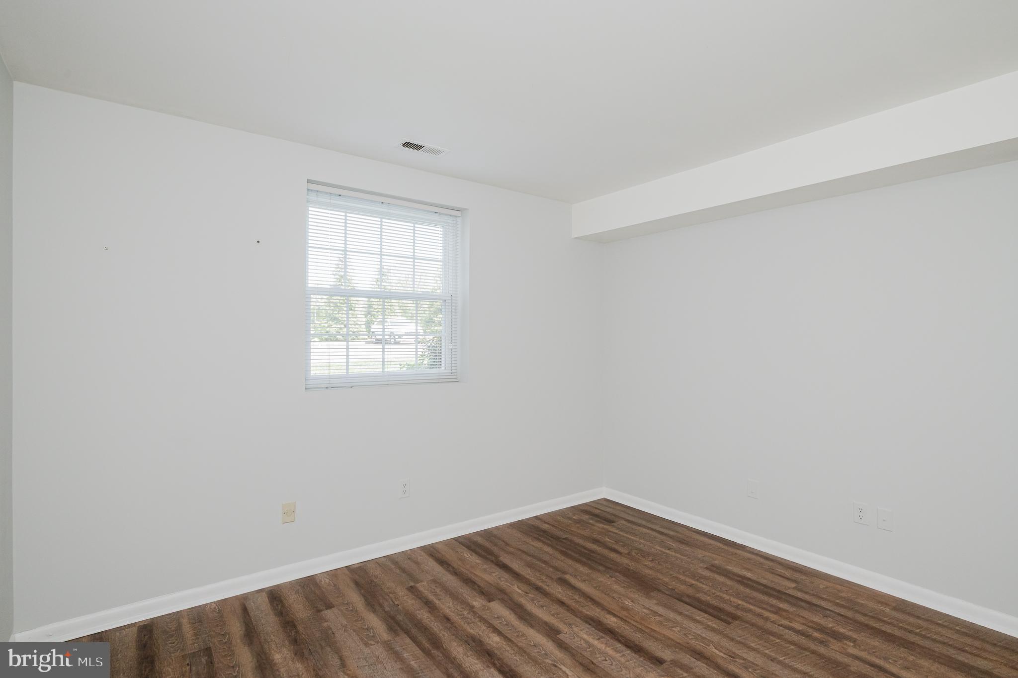 SHEPHERDS KNOLL GARDEN - Residential