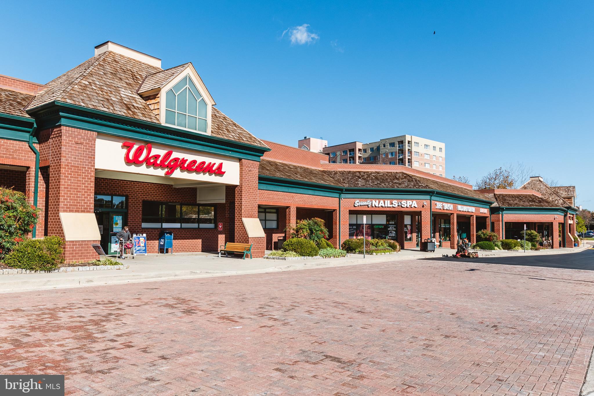 SHEPHERDS KNOLL GARDEN - Residential