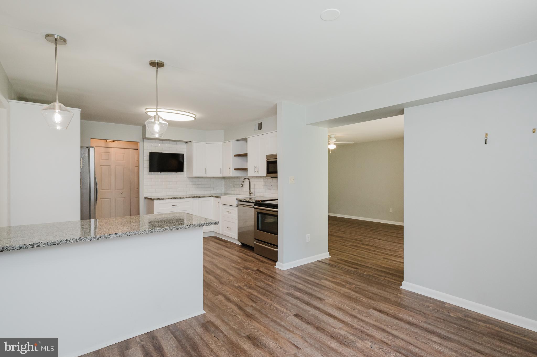 SHEPHERDS KNOLL GARDEN - Residential