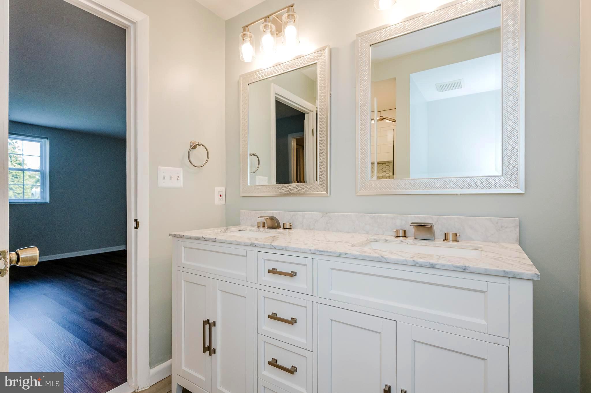 SHEPHERDS KNOLL GARDEN - Residential