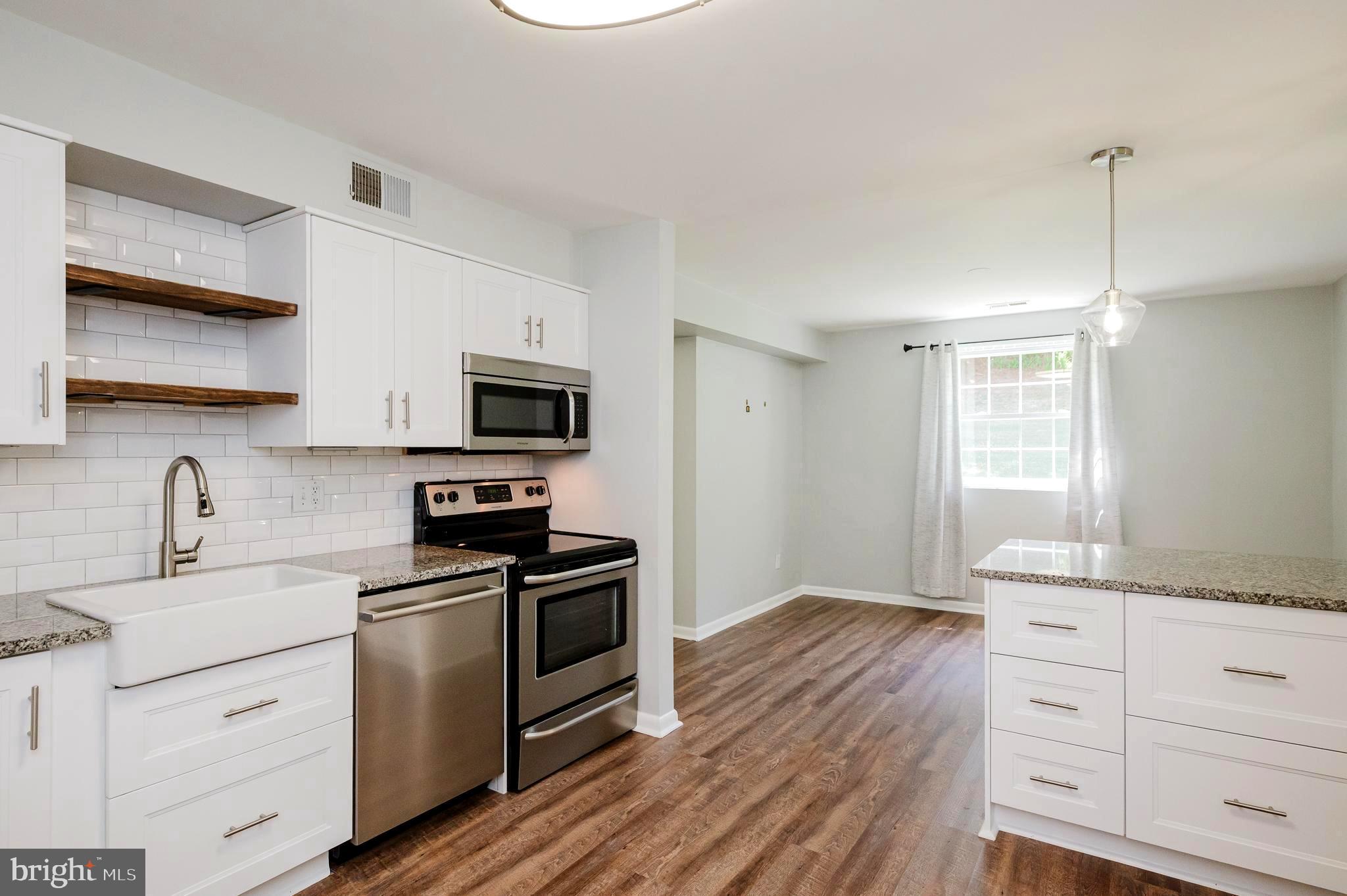 SHEPHERDS KNOLL GARDEN - Residential