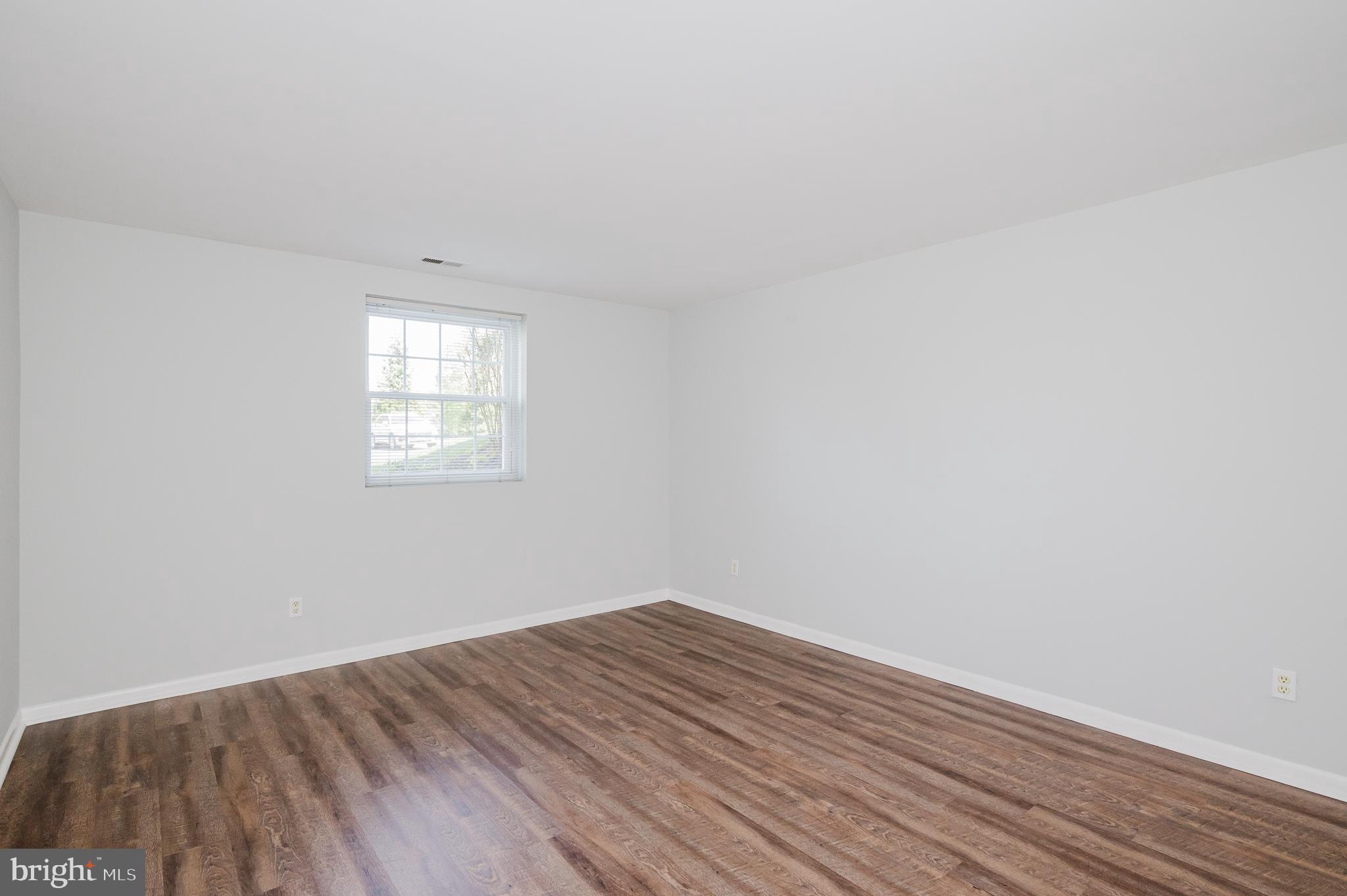 SHEPHERDS KNOLL GARDEN - Residential