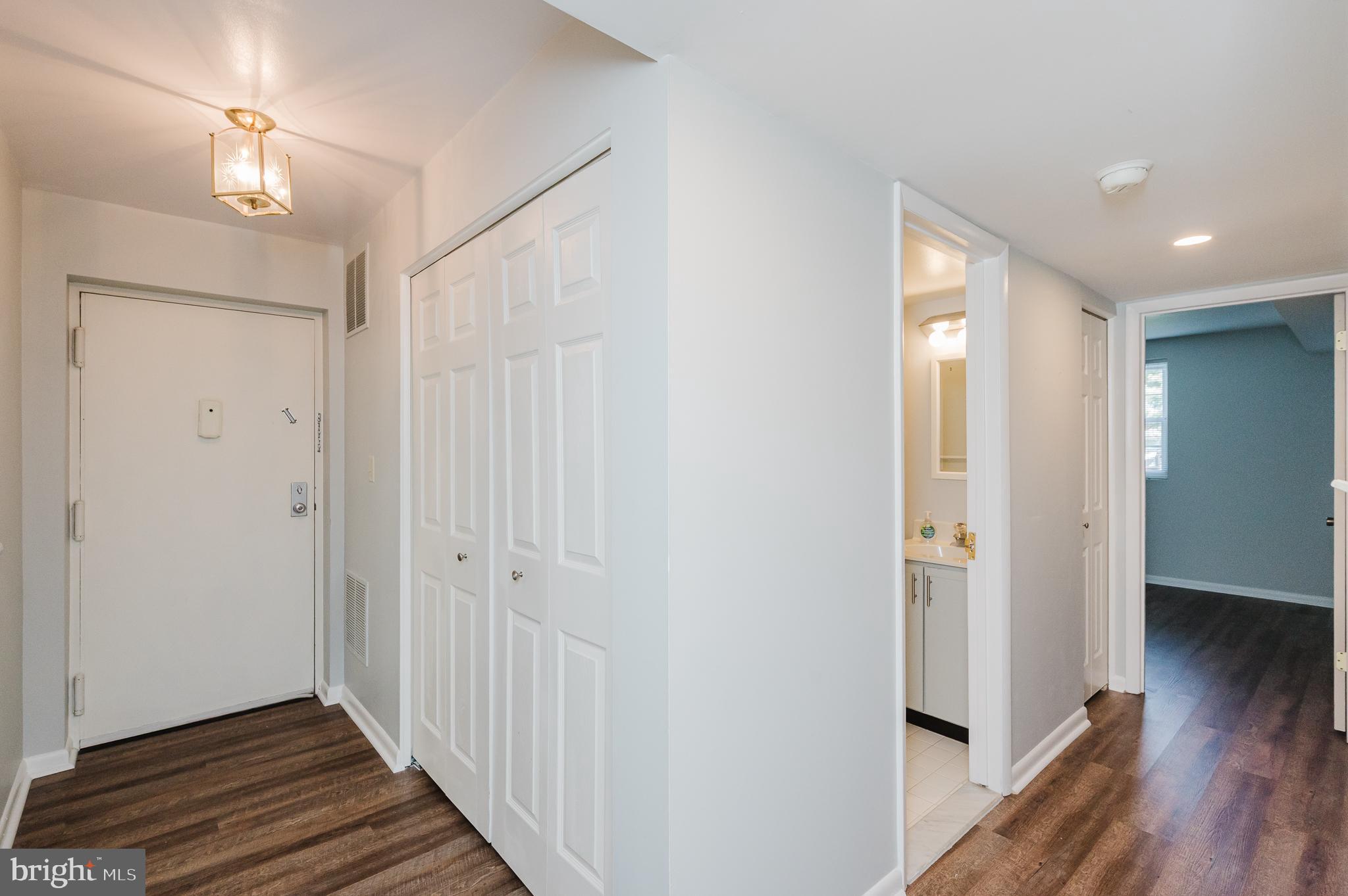 SHEPHERDS KNOLL GARDEN - Residential