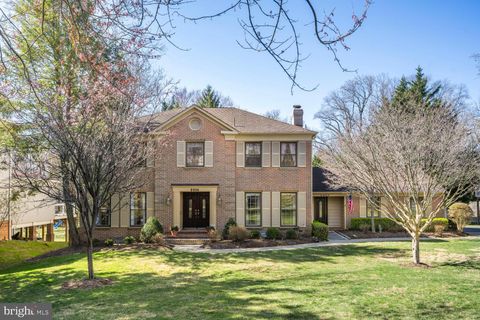 Photo of 8904 Liberty Lane, POTOMAC, MD 20854 (MLS # MDMC2171862)