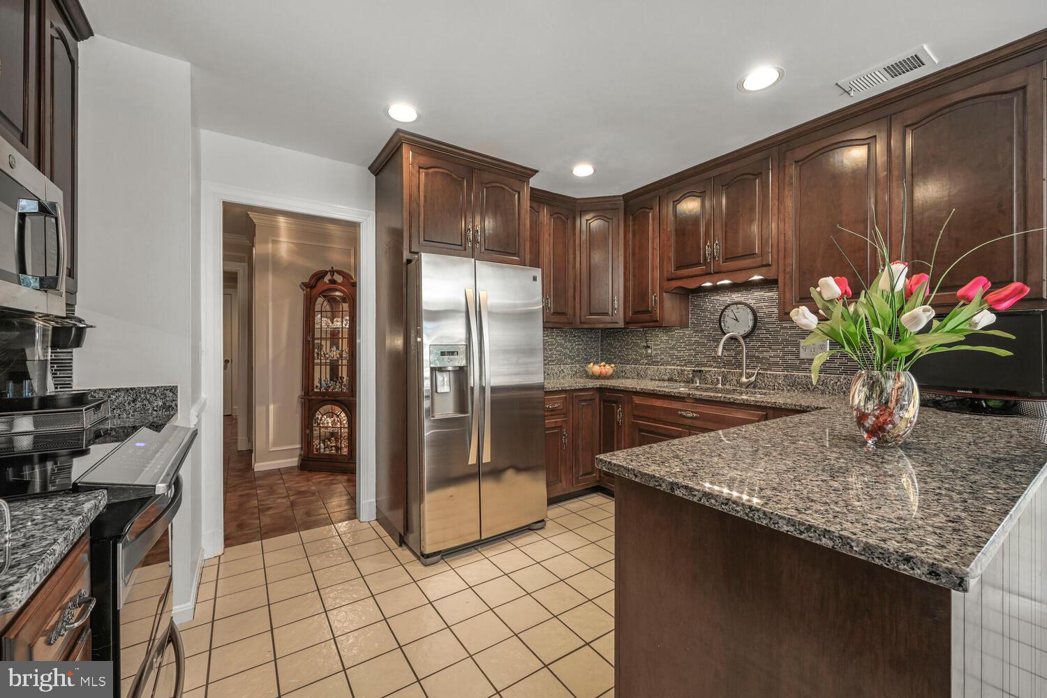 BEVERLY FARMS - Residential