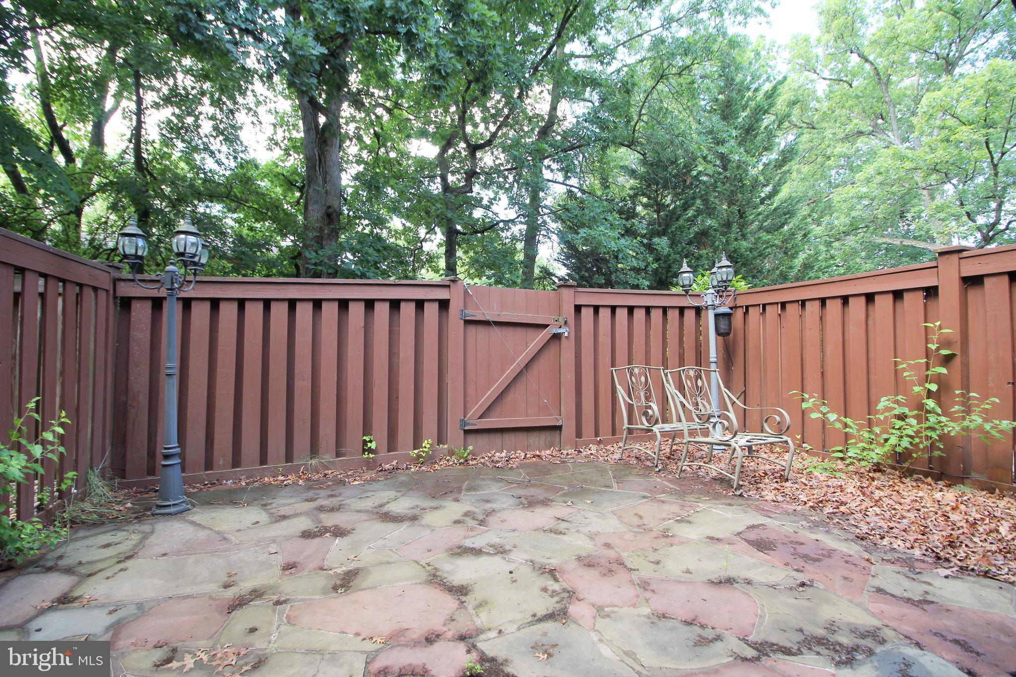 MERRY OAKS - Residential Lease