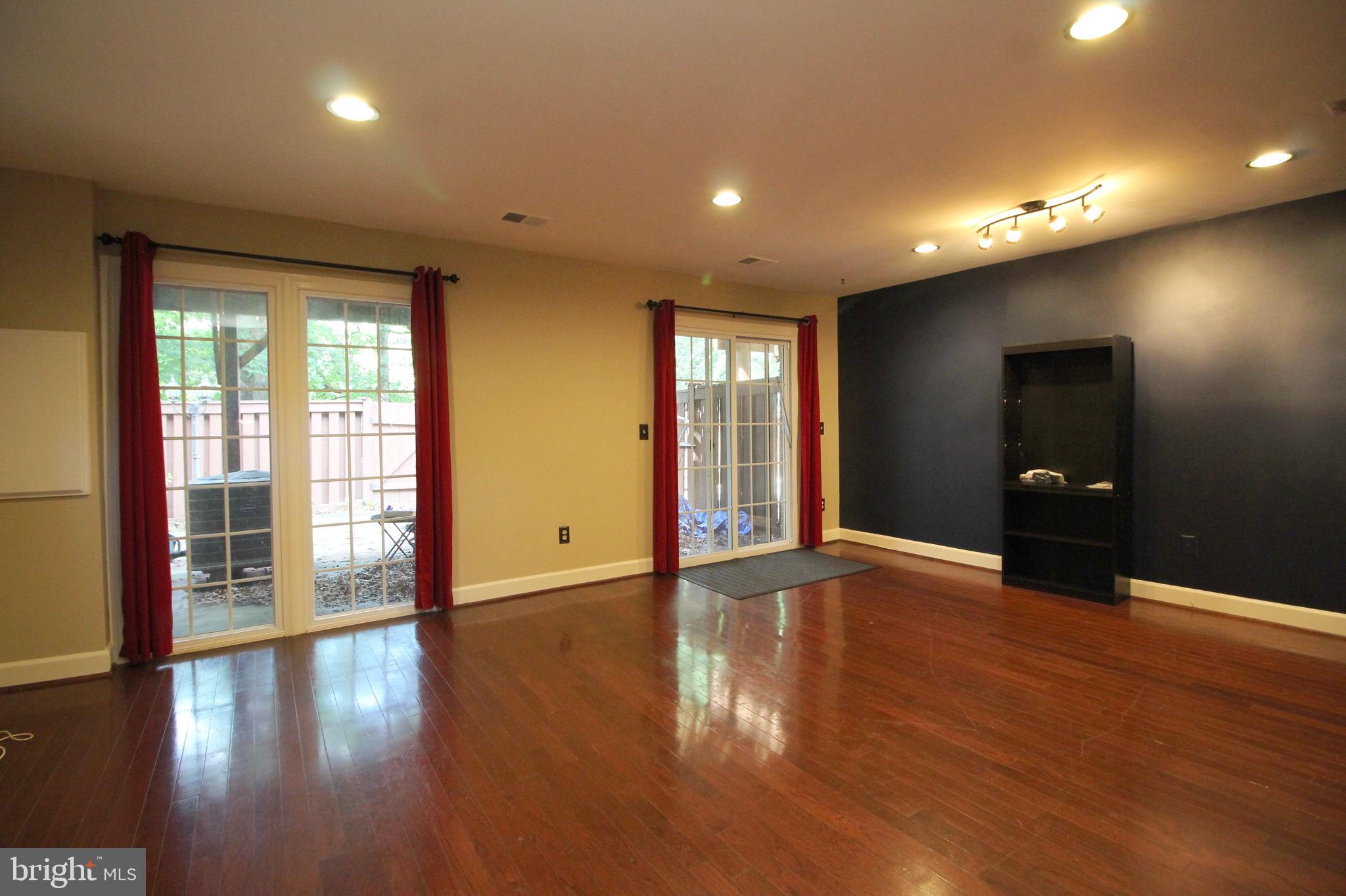 MERRY OAKS - Residential Lease