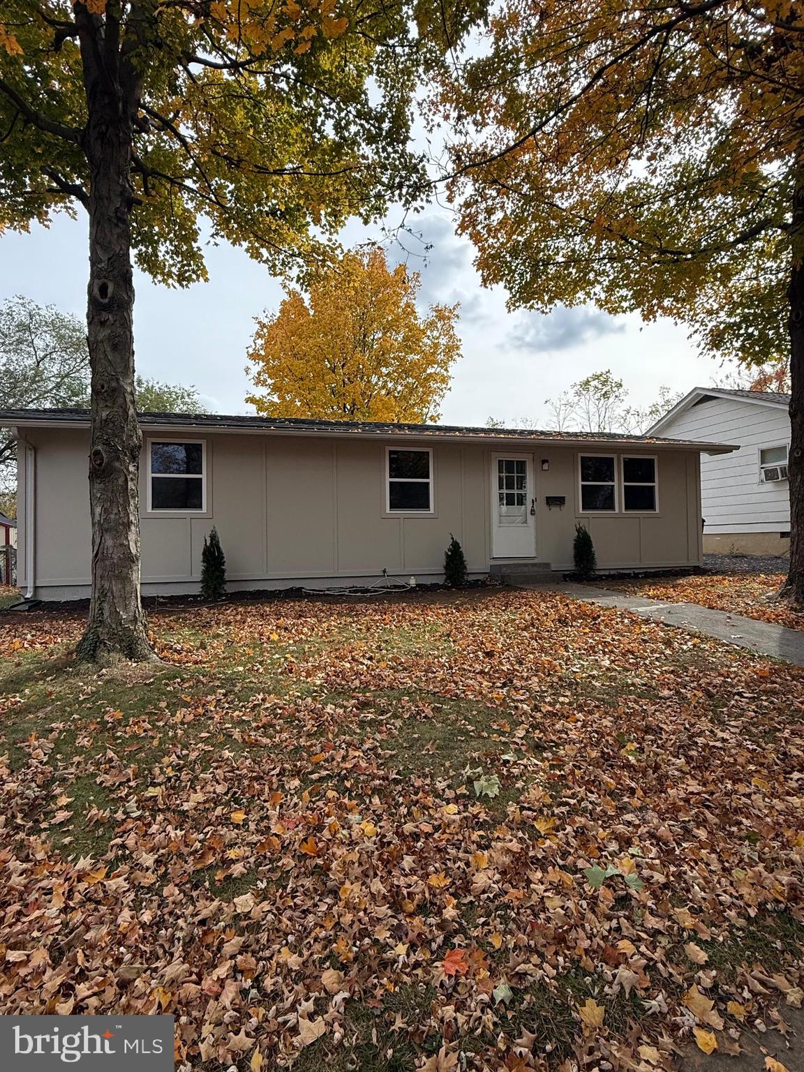 FOREST HILLS - Residential Lease