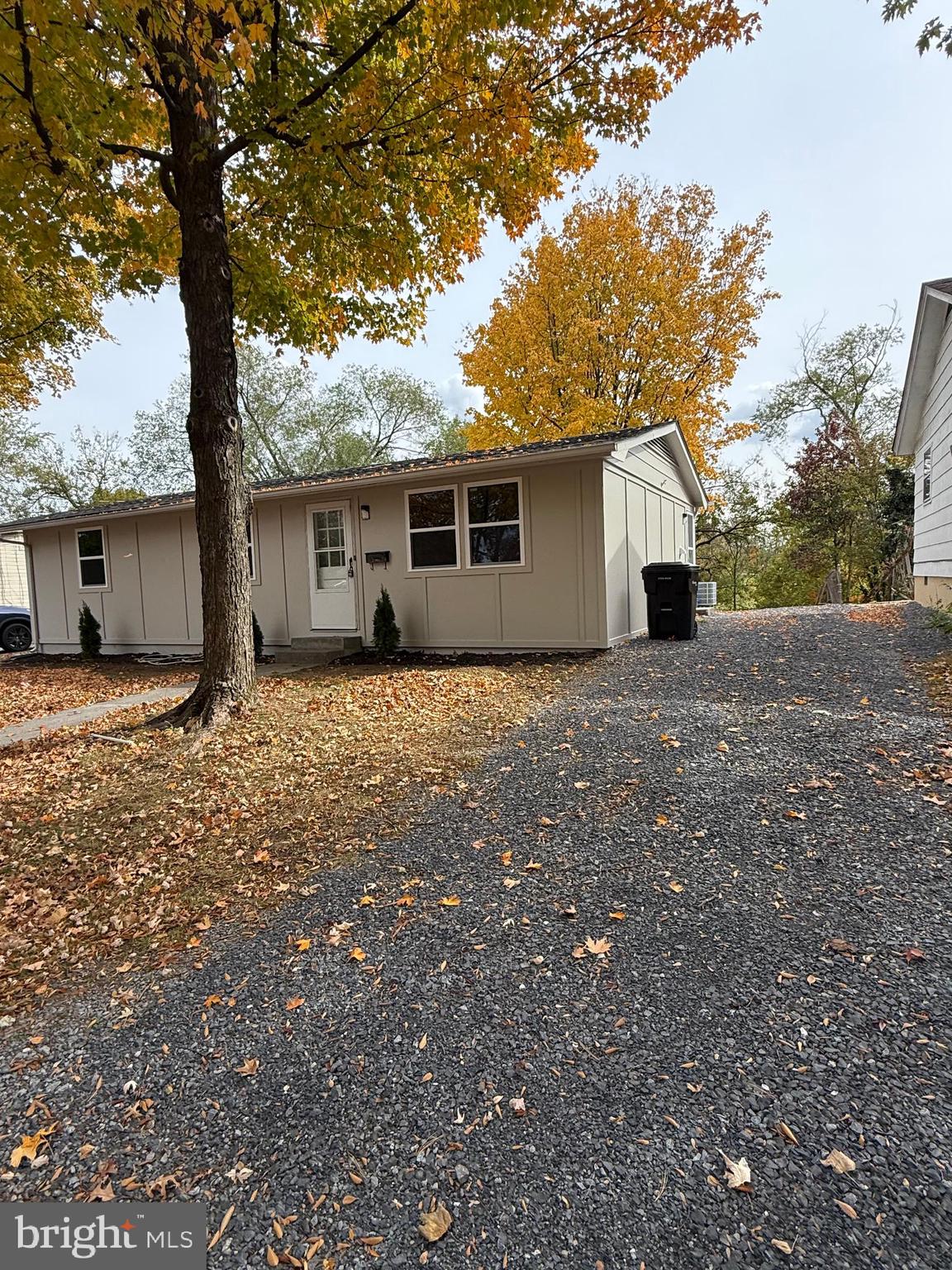 FOREST HILLS - Residential Lease