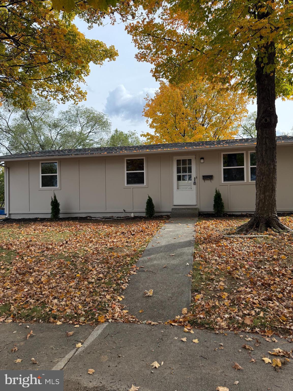 FOREST HILLS - Residential Lease