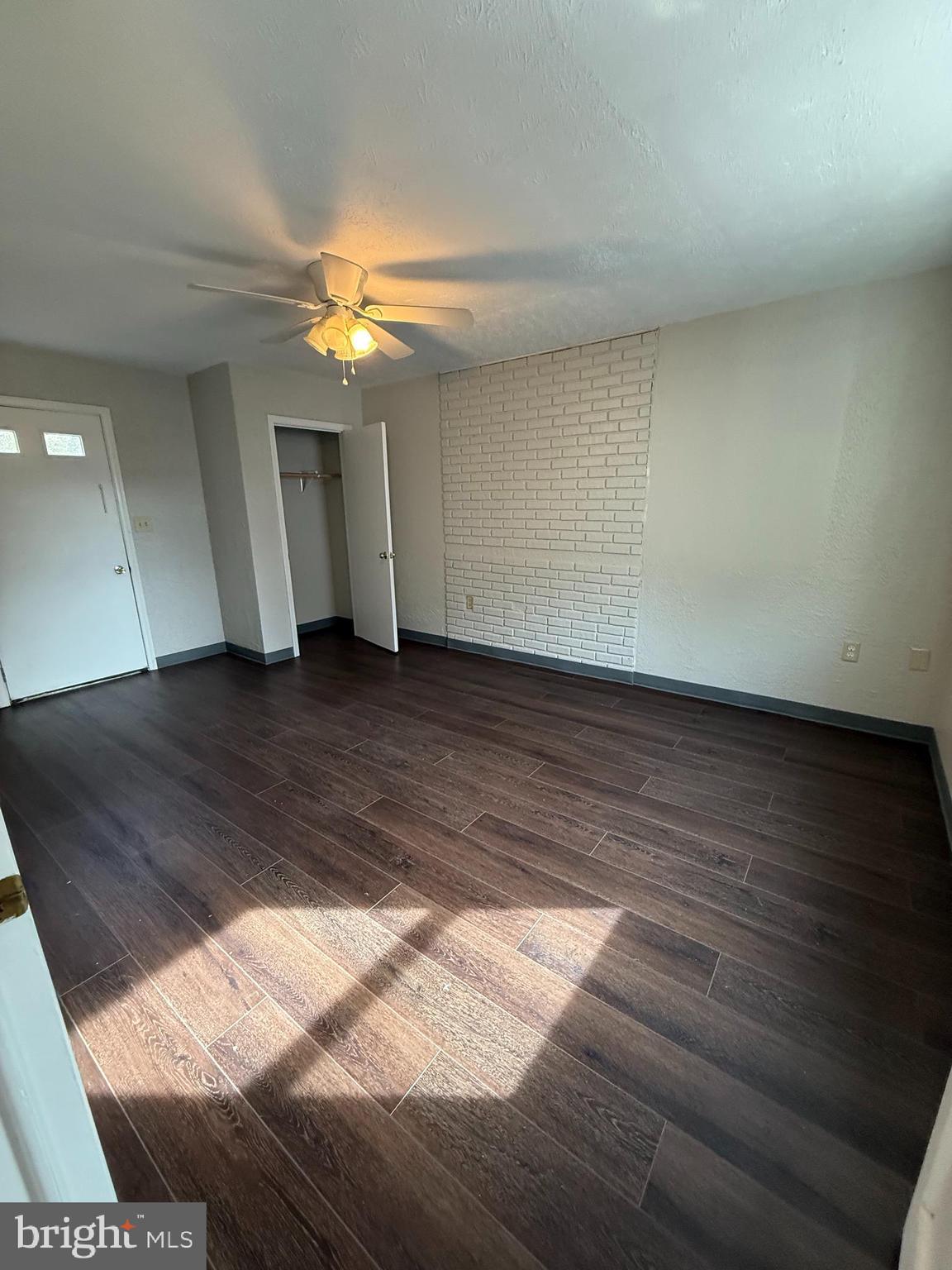 FOREST HILLS - Residential Lease