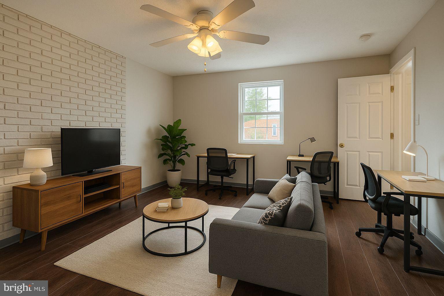 FOREST HILLS - Residential Lease