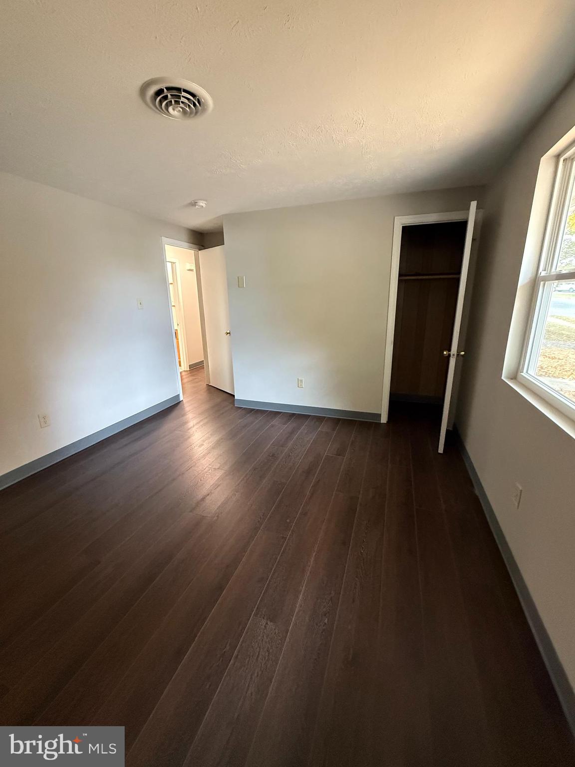 FOREST HILLS - Residential Lease