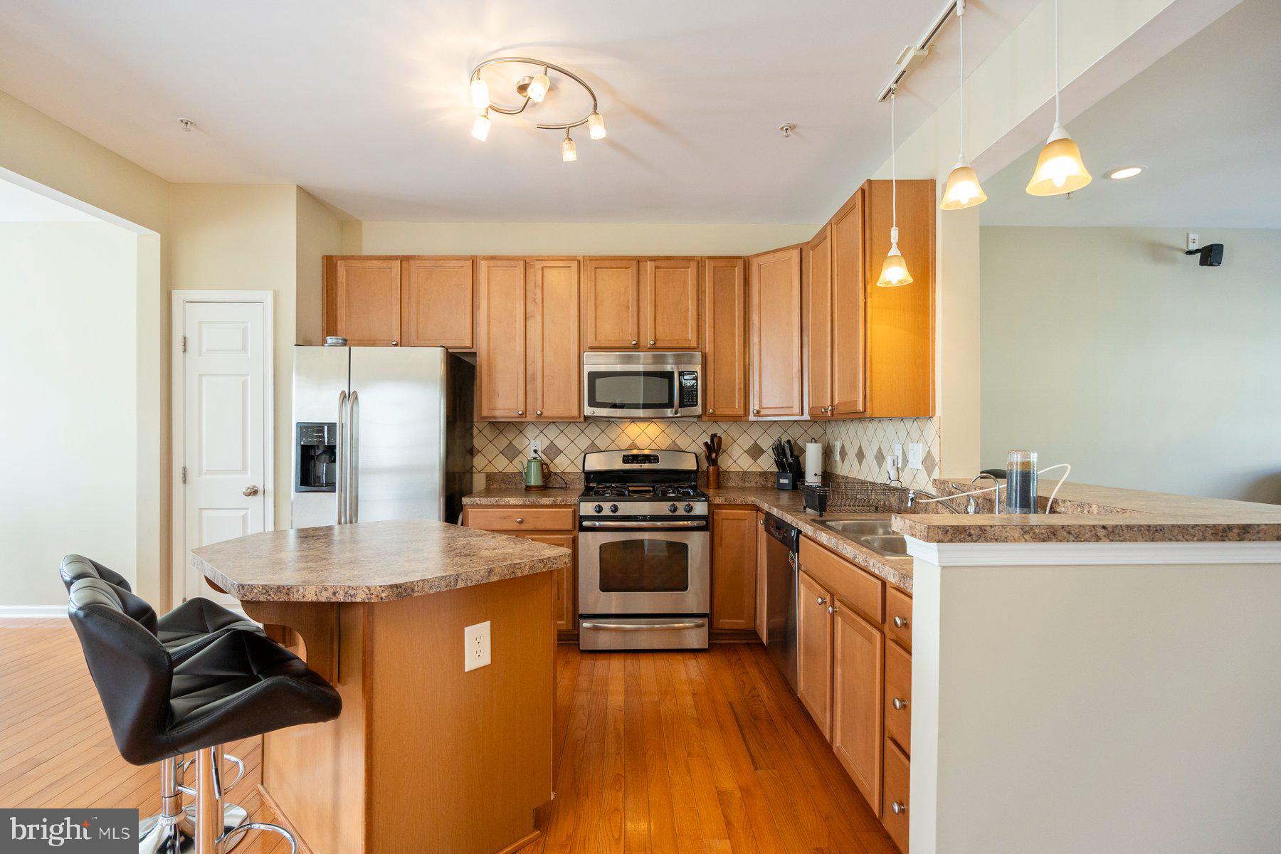 TANYARD SPRINGS TOWNHOMES - Residential