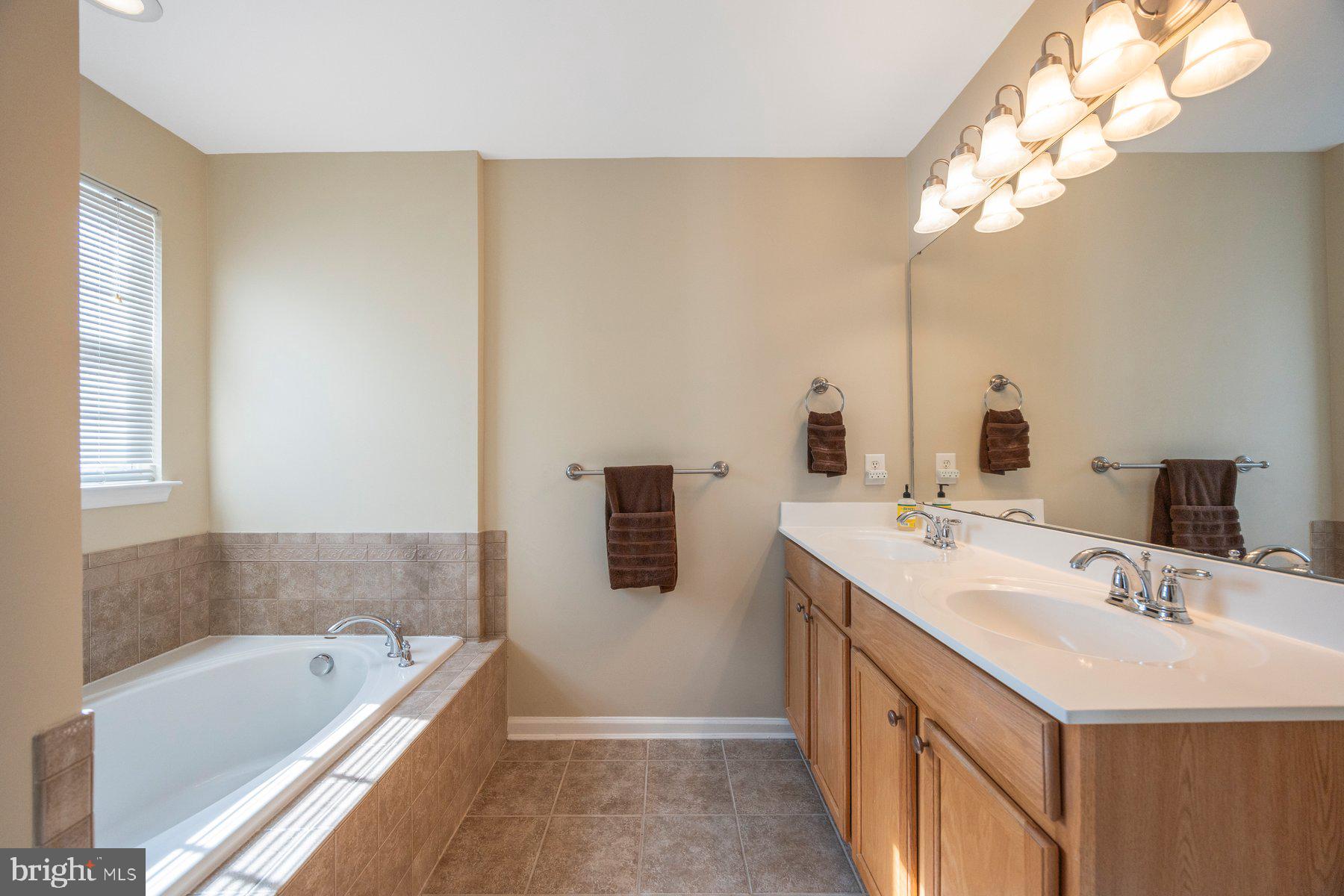 TANYARD SPRINGS TOWNHOMES - Residential