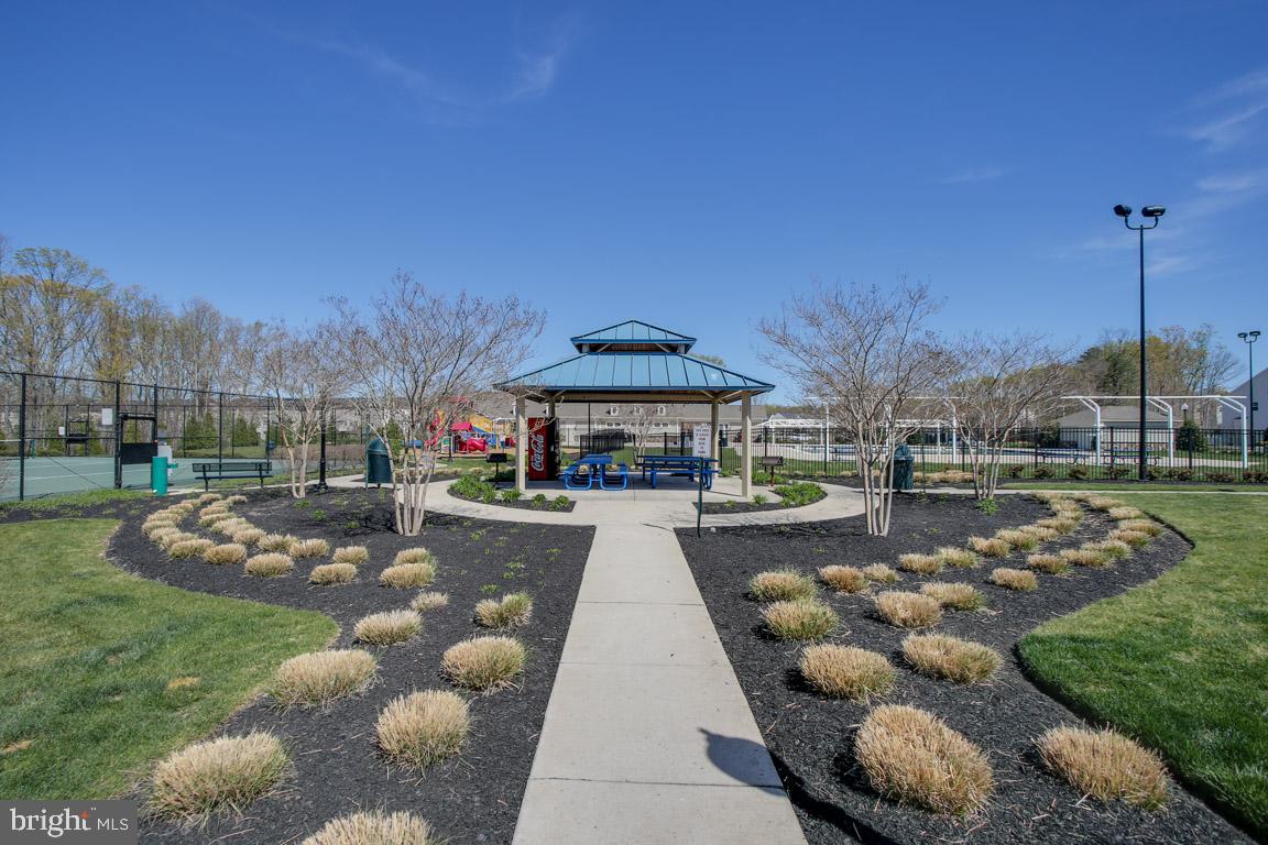 TANYARD SPRINGS TOWNHOMES - Residential