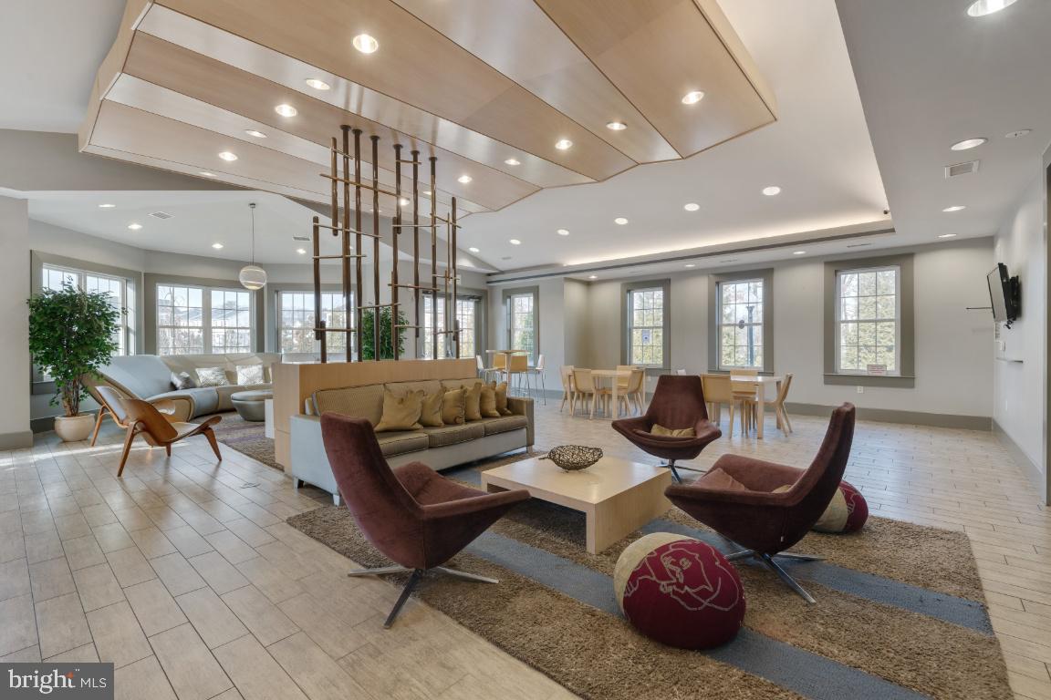 TANYARD SPRINGS TOWNHOMES - Residential