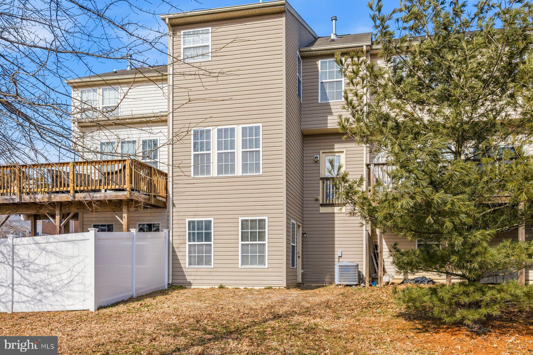 TANYARD SPRINGS TOWNHOMES - Residential