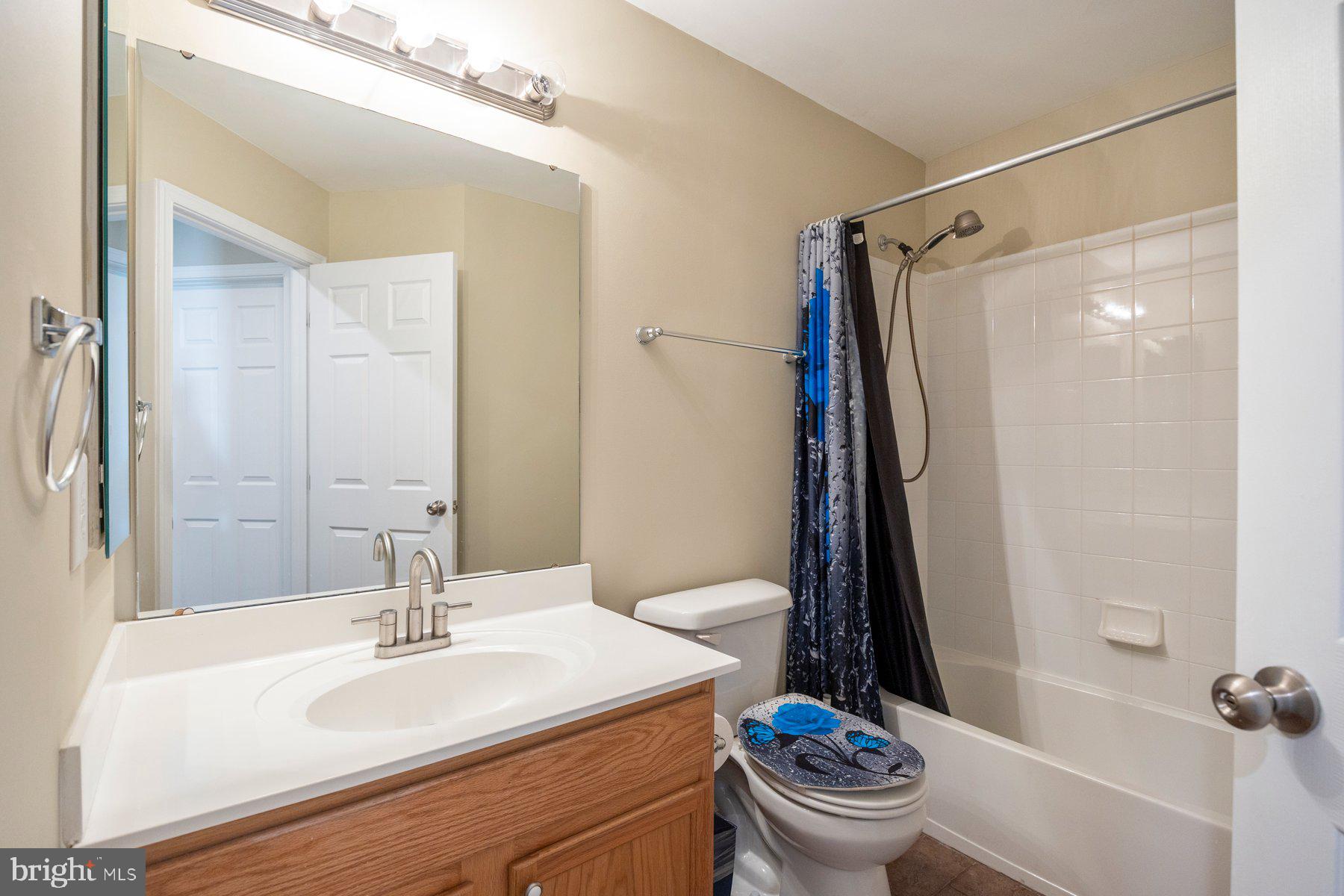 TANYARD SPRINGS TOWNHOMES - Residential