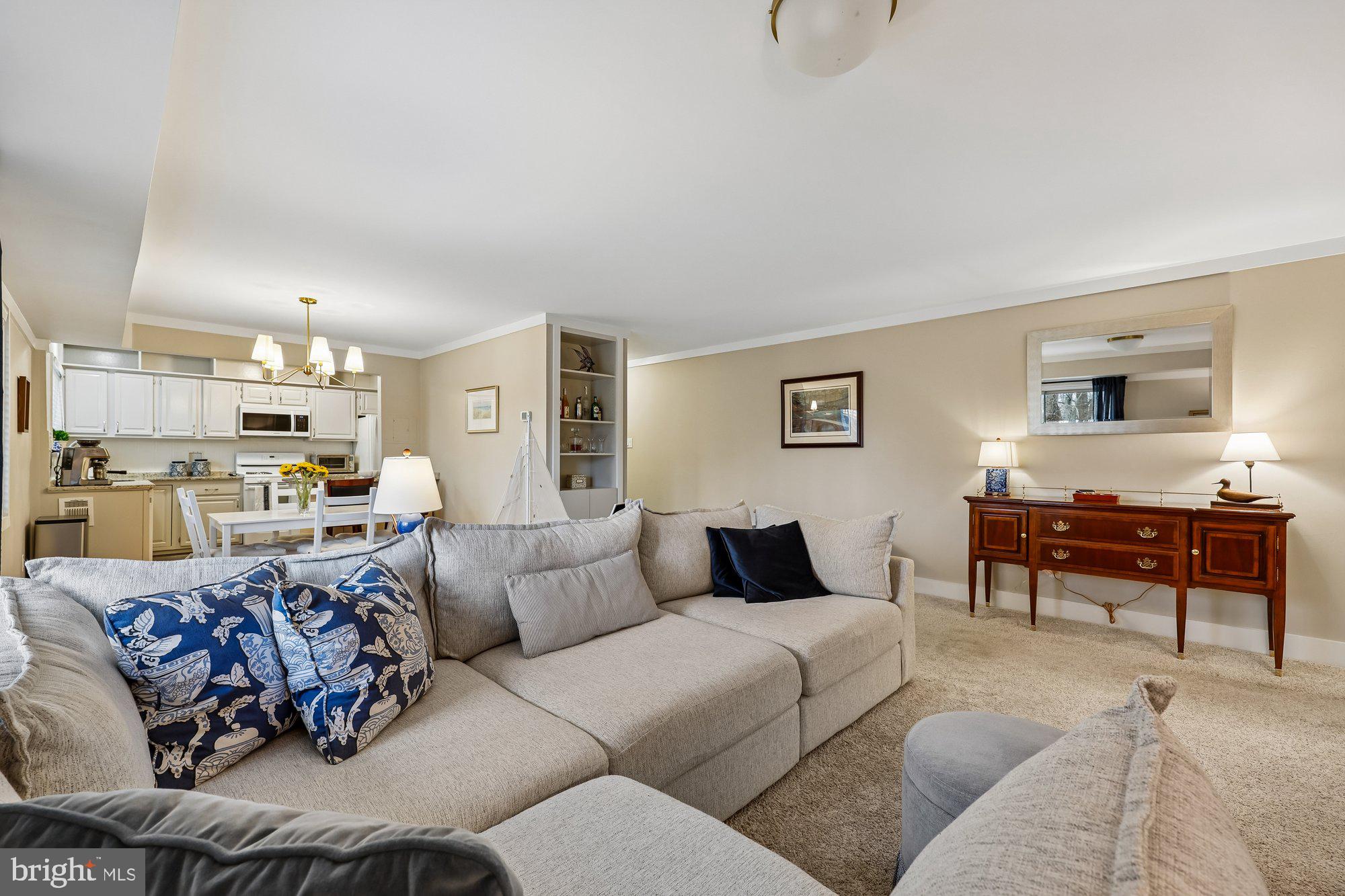 10619 MONTROSE AVENUE 102