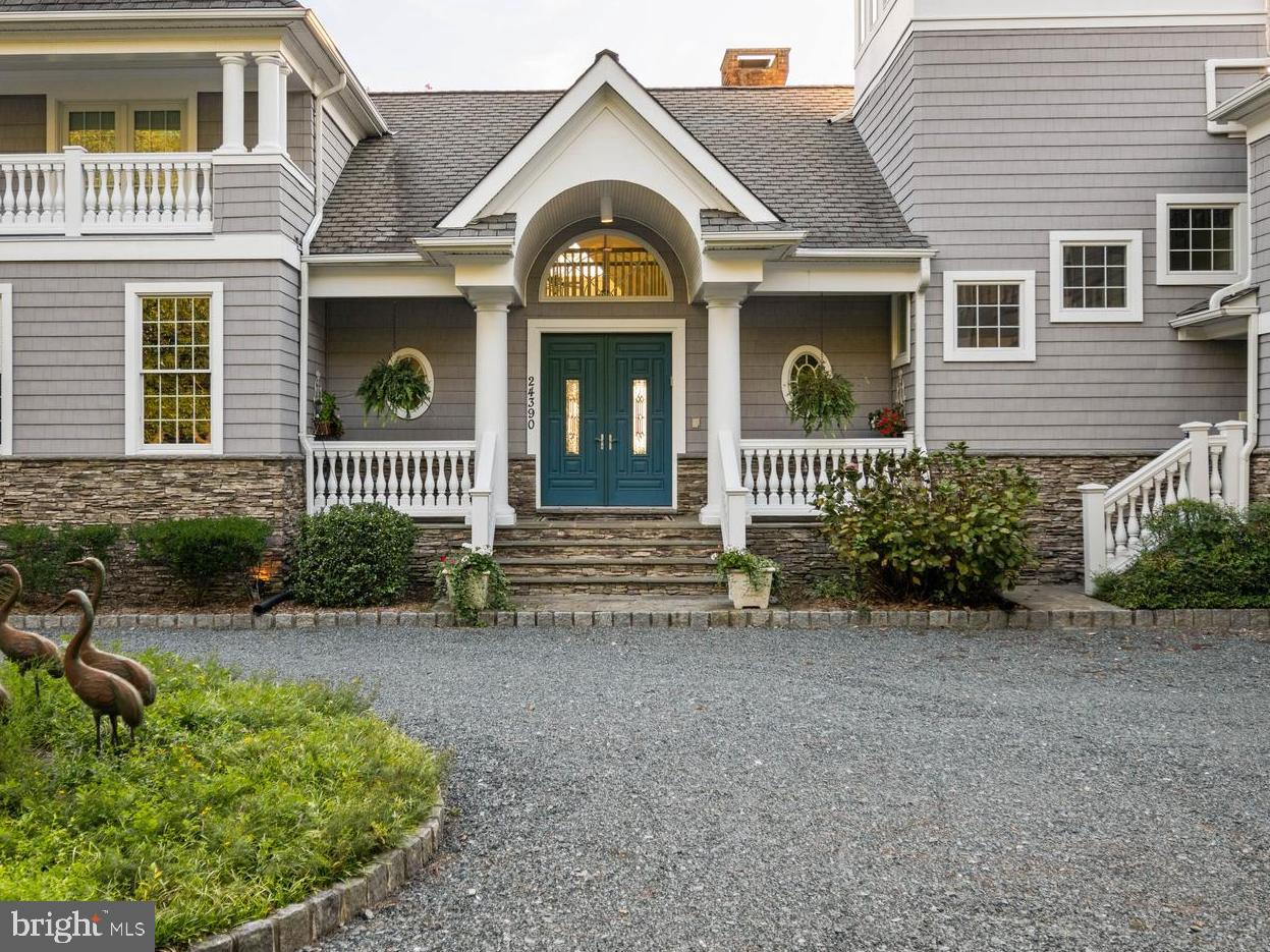 DEEP NECK - Residential