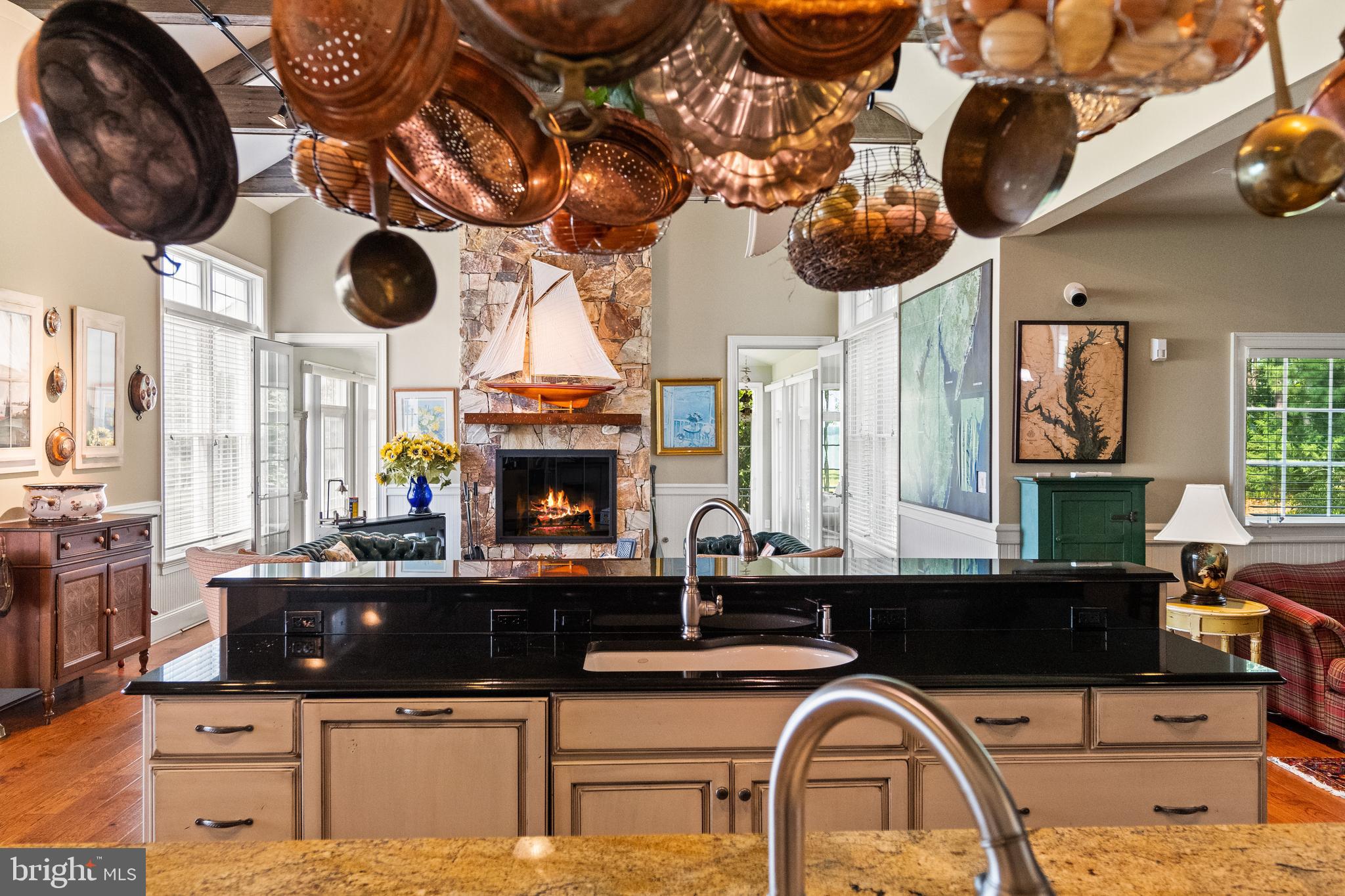 DEEP NECK - Residential