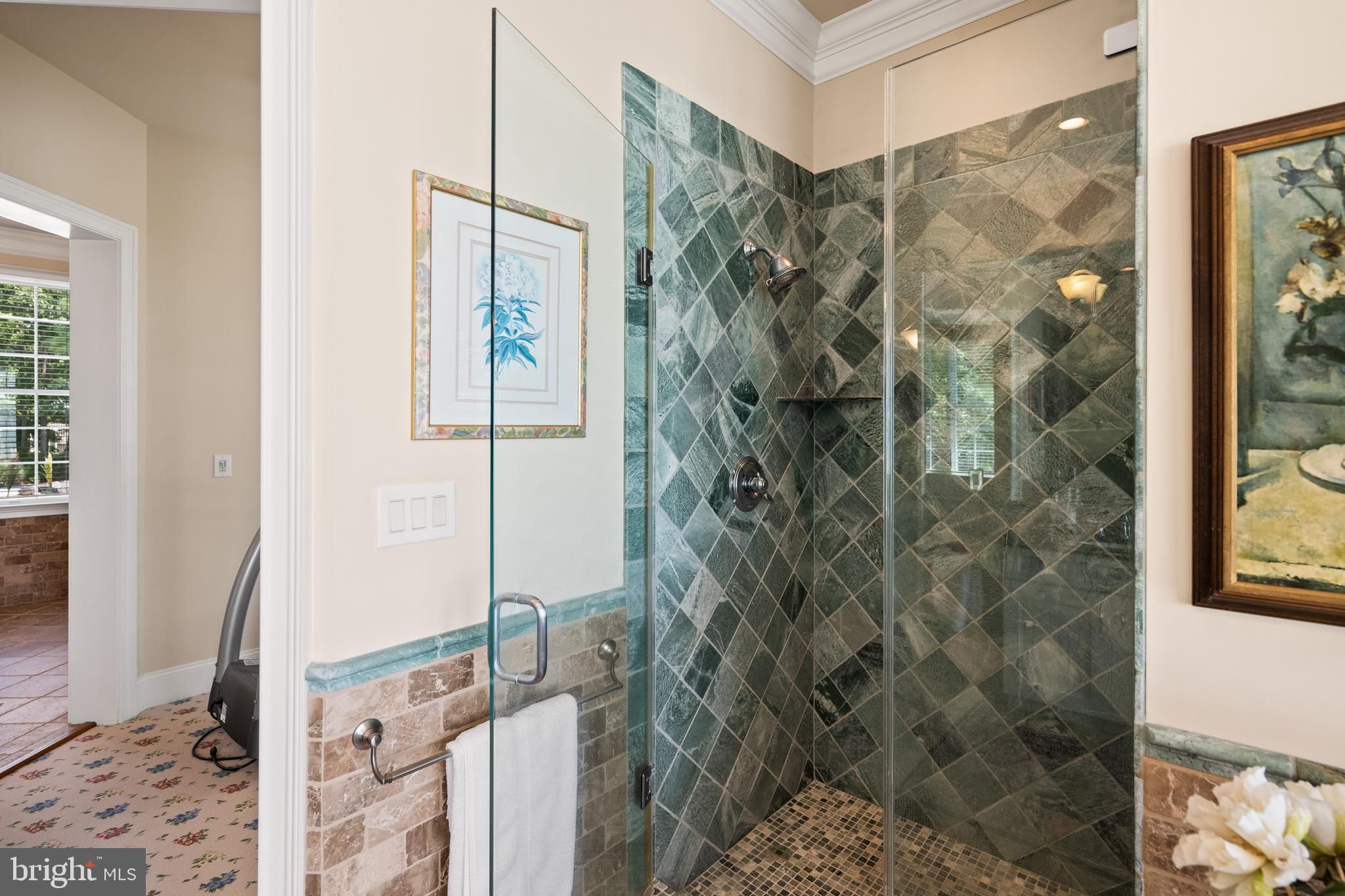 DEEP NECK - Residential