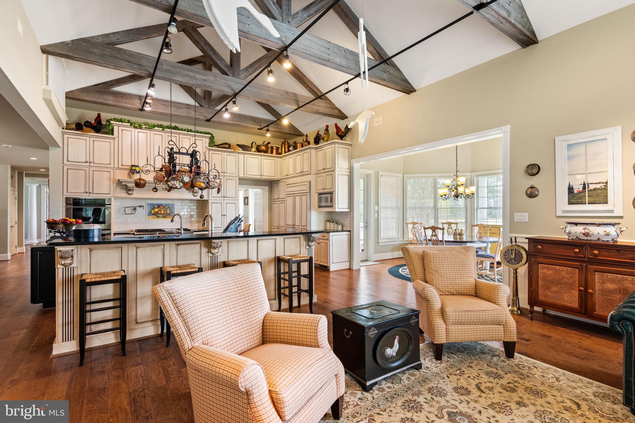 DEEP NECK - Residential