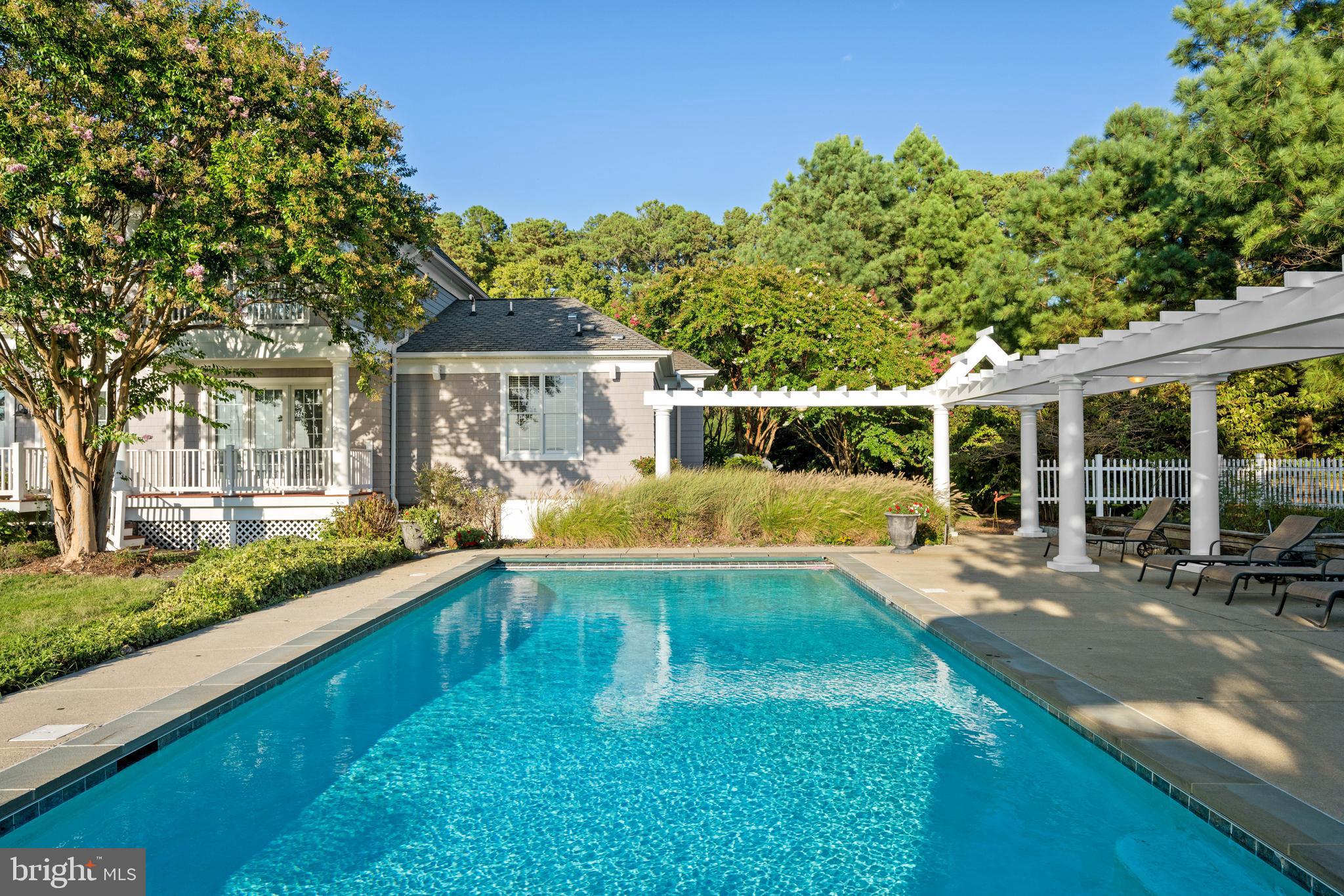 DEEP NECK - Residential