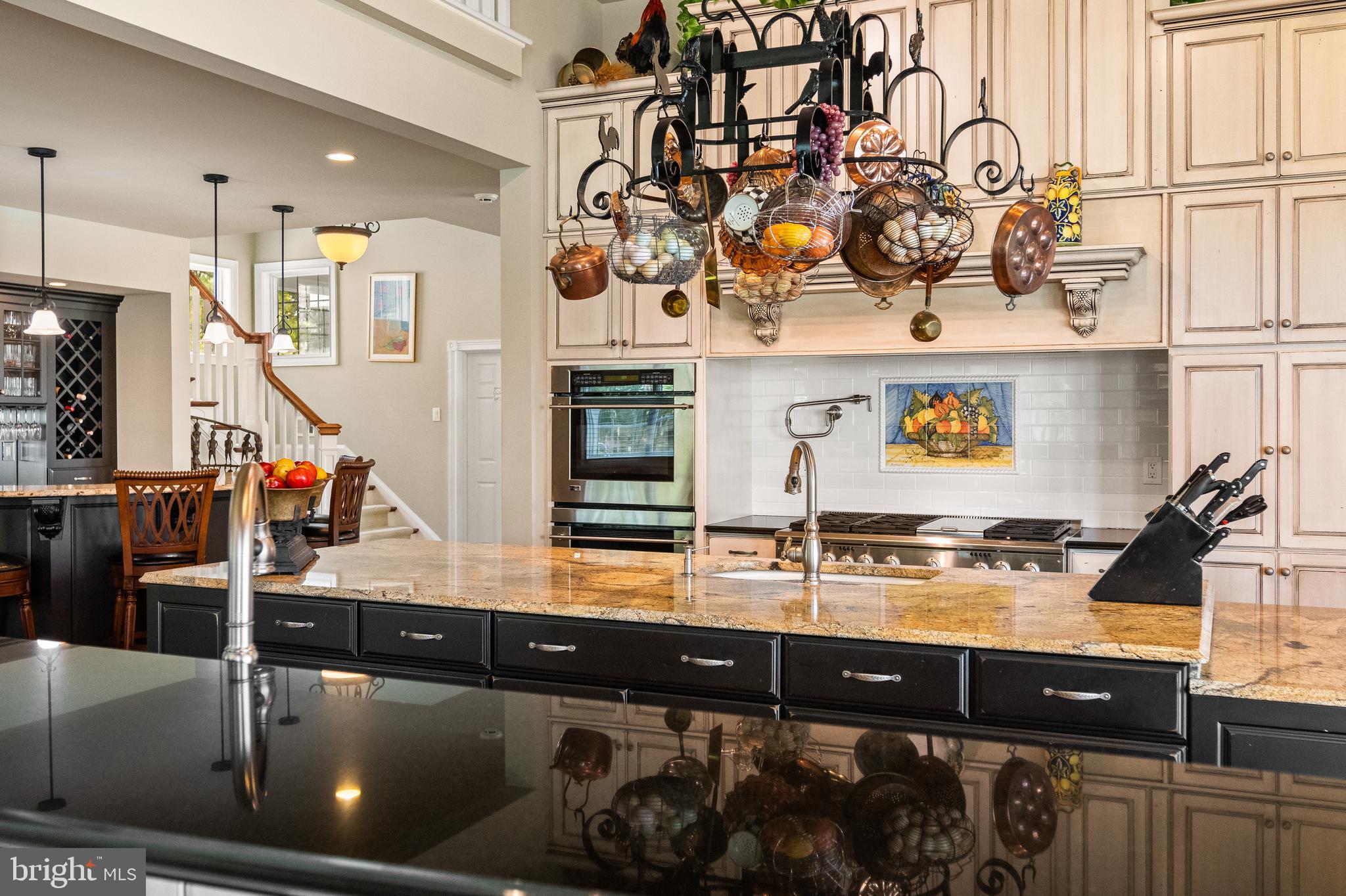 DEEP NECK - Residential