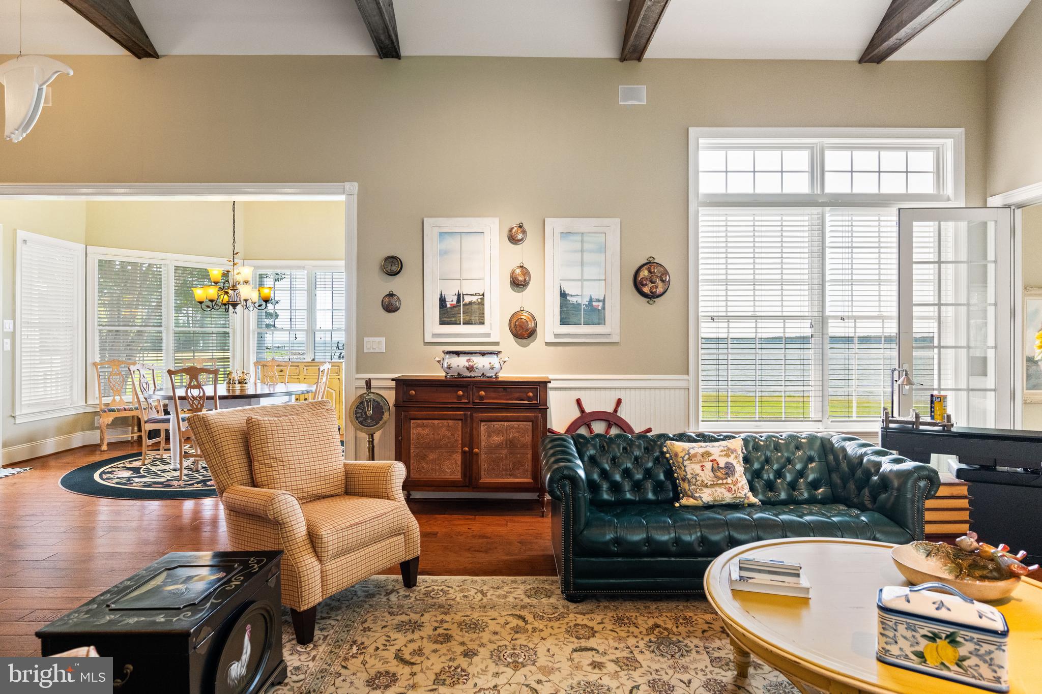 DEEP NECK - Residential