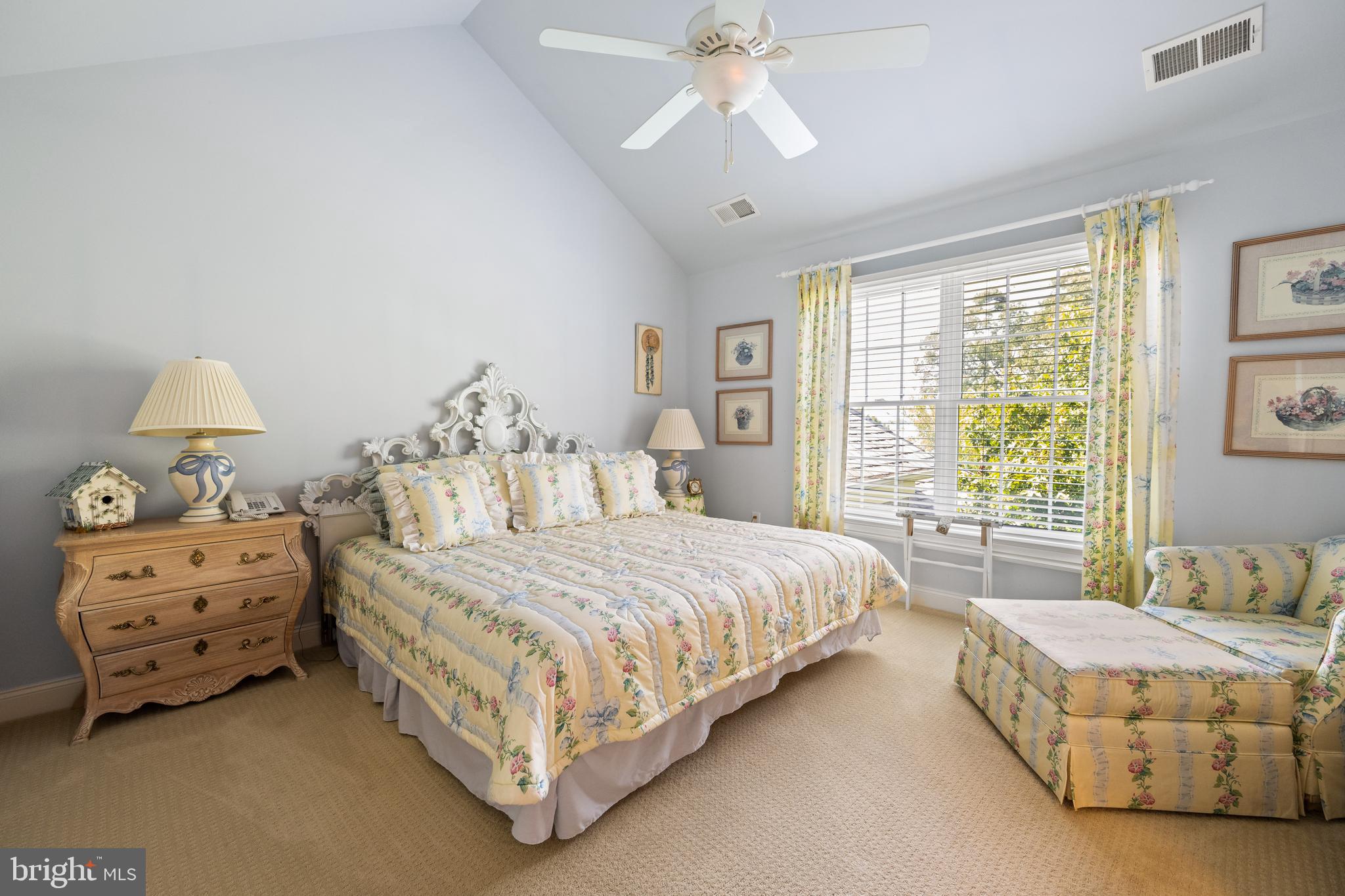 DEEP NECK - Residential