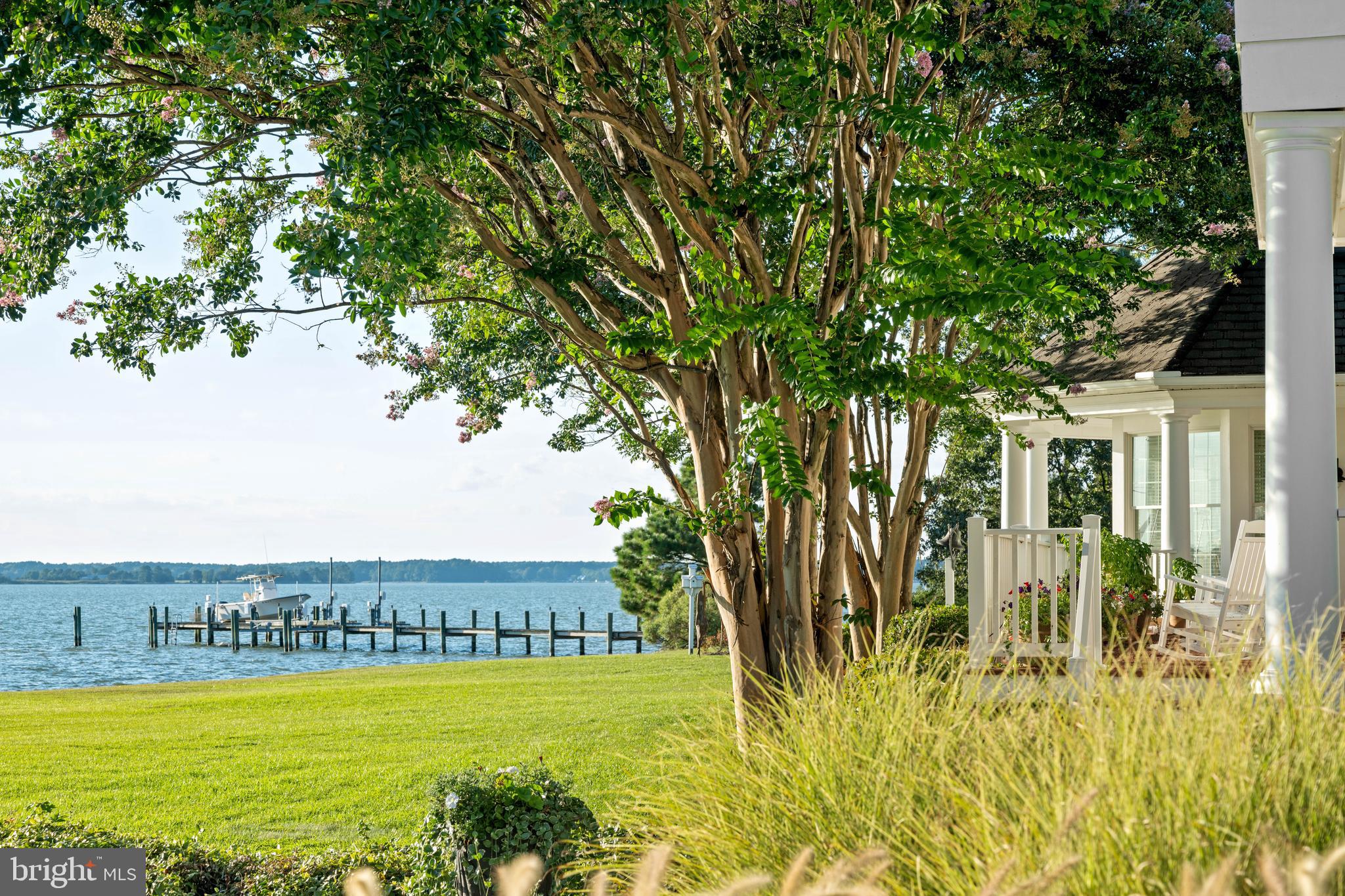 DEEP NECK - Residential