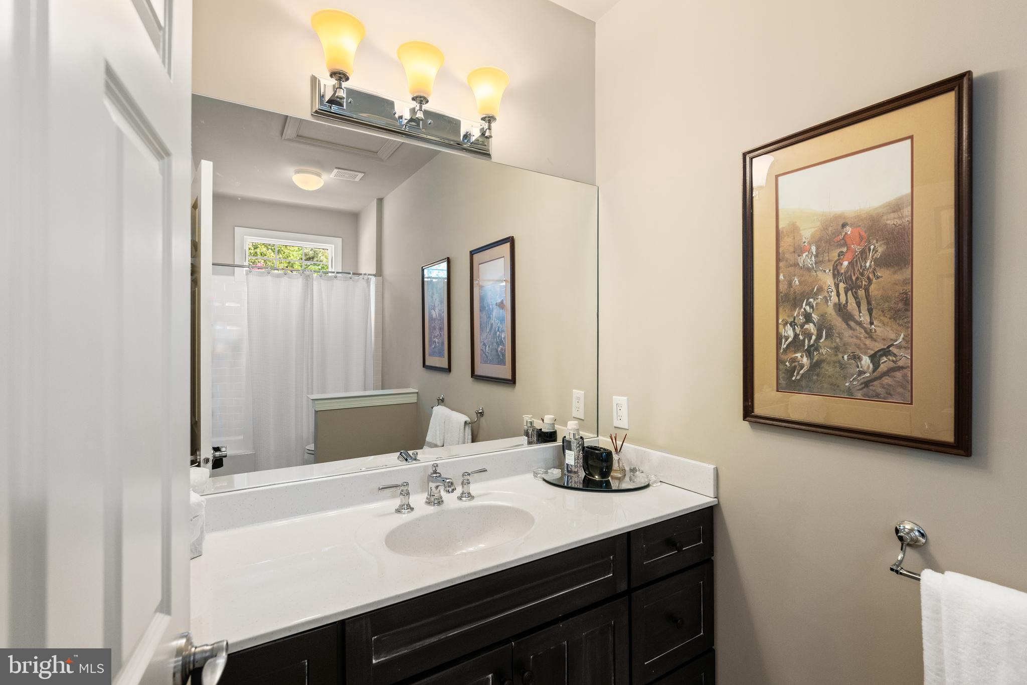 DEEP NECK - Residential